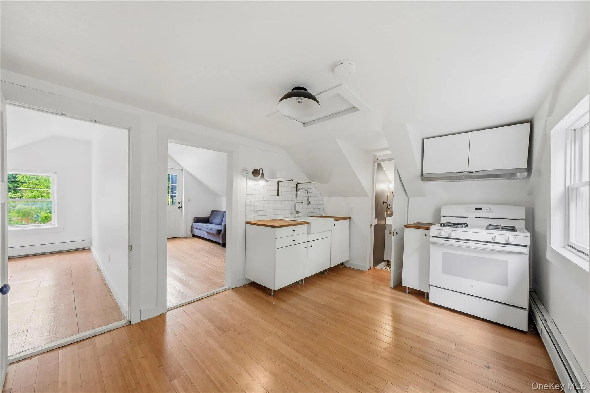 16 Cherry Street, Red Hook, NY, 1 Bedroom Bedrooms, 3 Rooms Rooms,1 BathroomBathrooms,Residential Lease,For Rent,Cherry,0,1006890 16 Cherry Street, Red Hook, NY, 1 Bedroom Bedrooms, 3 Rooms Rooms,1 BathroomBathrooms,Residential Lease,For Rent,Cherry,0,1006890