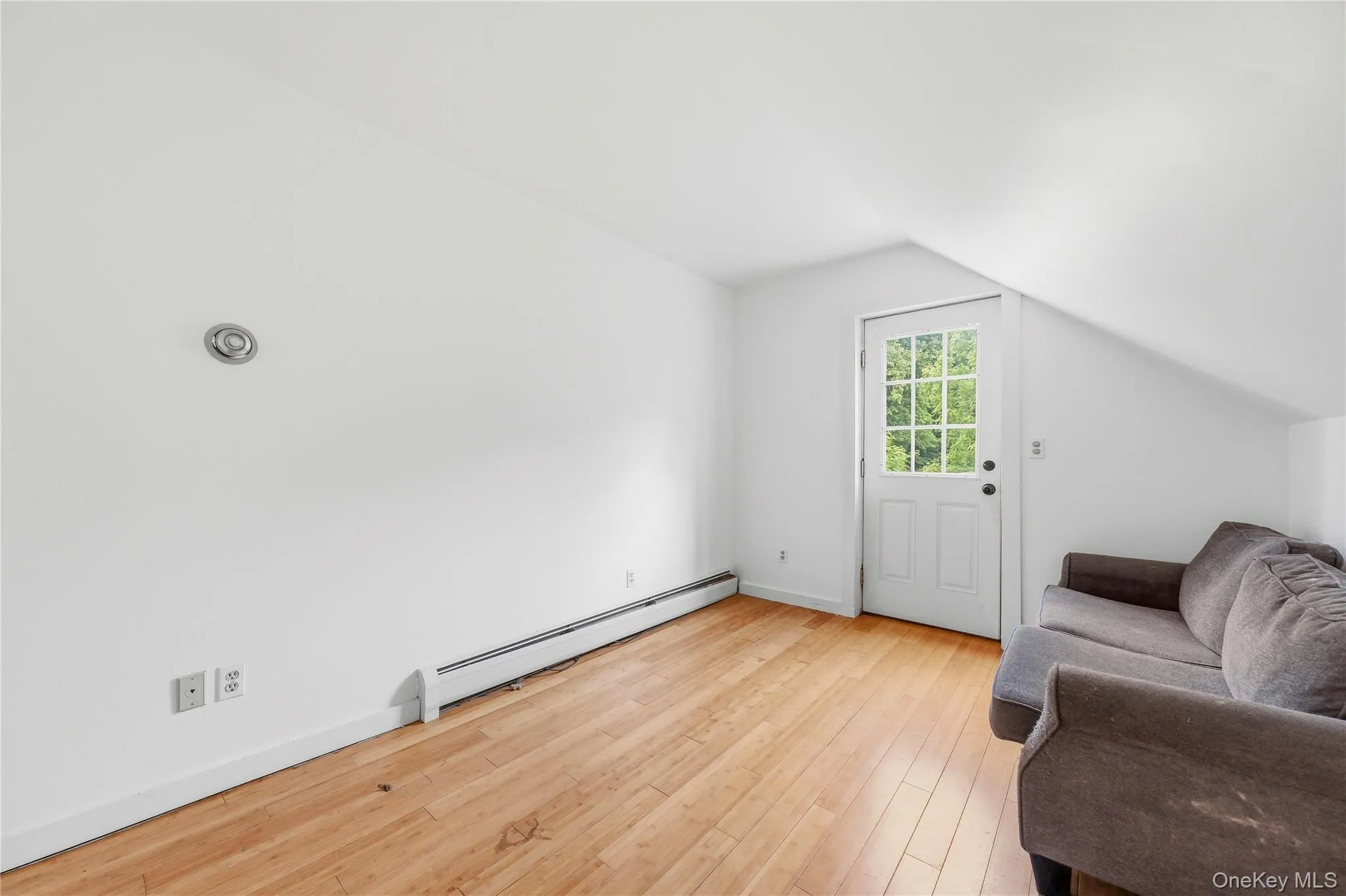 16 Cherry Street, Red Hook, NY, 1 Bedroom Bedrooms, 3 Rooms Rooms,1 BathroomBathrooms,Residential Lease,For Rent,Cherry,0,1006890 16 Cherry Street, Red Hook, NY, 1 Bedroom Bedrooms, 3 Rooms Rooms,1 BathroomBathrooms,Residential Lease,For Rent,Cherry,0,1006890