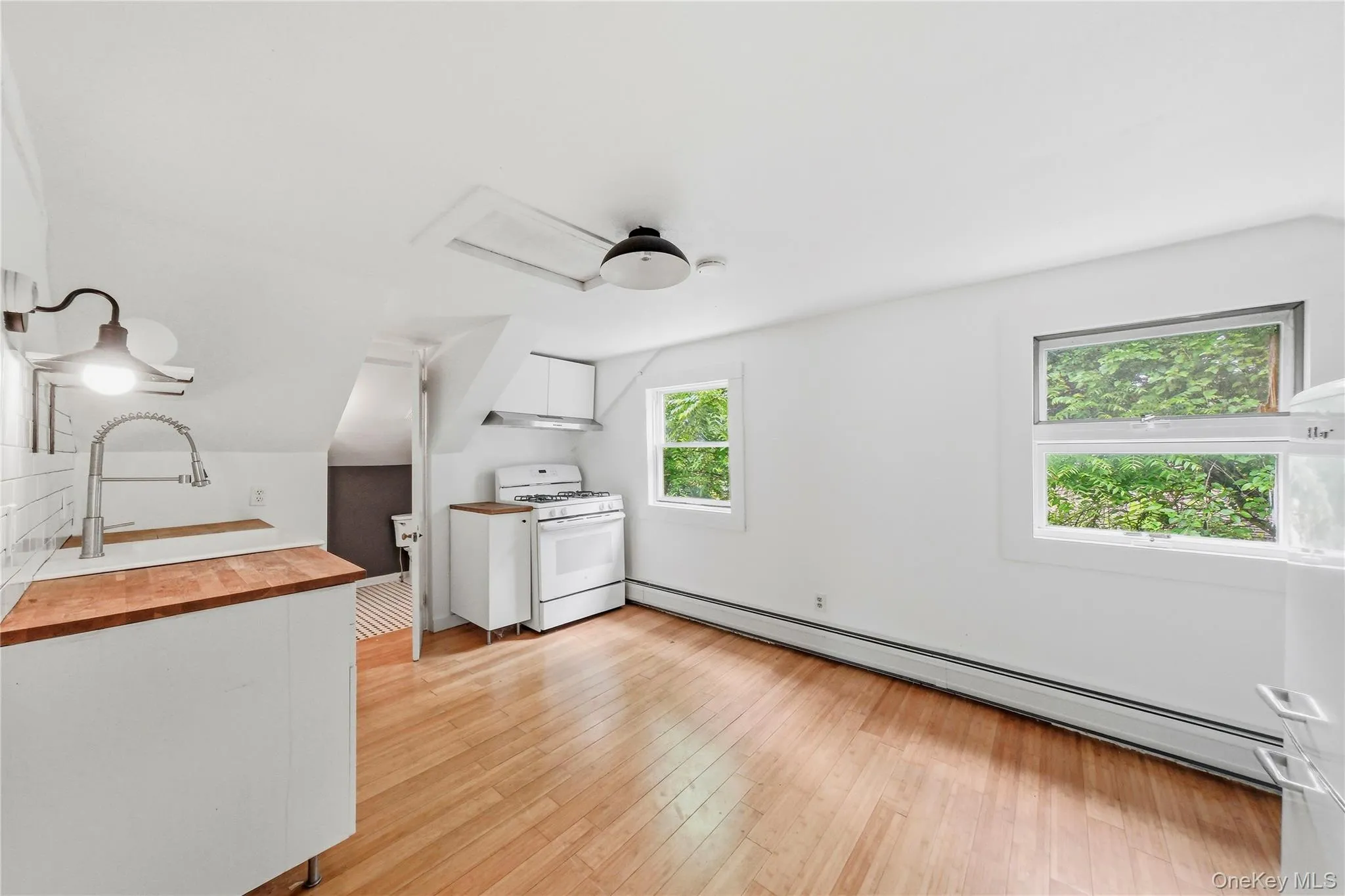 16 Cherry Street, Red Hook, NY, 1 Bedroom Bedrooms, 3 Rooms Rooms,1 BathroomBathrooms,Residential Lease,For Rent,Cherry,0,1006890 16 Cherry Street, Red Hook, NY, 1 Bedroom Bedrooms, 3 Rooms Rooms,1 BathroomBathrooms,Residential Lease,For Rent,Cherry,0,1006890