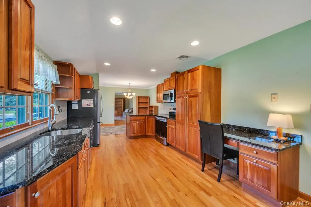 8 Camille Lane, Islip, NY, 3 Bedrooms Bedrooms, 7 Rooms Rooms,2 BathroomsBathrooms,Residential,For Rent,Camille,0,1006895 8 Camille Lane, Islip, NY, 3 Bedrooms Bedrooms, 7 Rooms Rooms,2 BathroomsBathrooms,Residential,For Rent,Camille,0,1006895