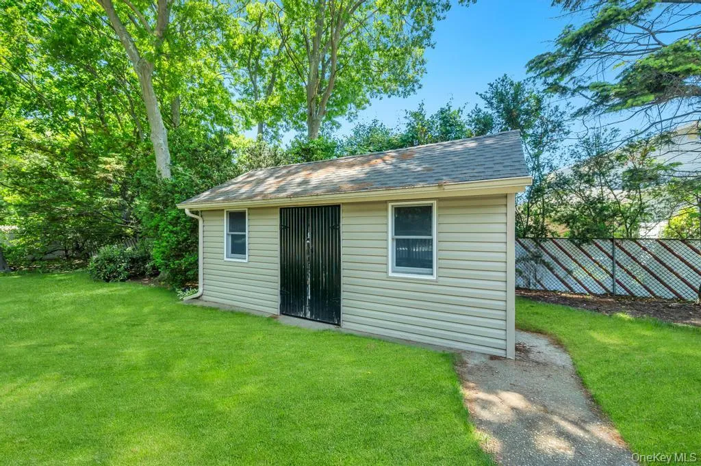 8 Camille Lane, Islip, NY, 3 Bedrooms Bedrooms, 7 Rooms Rooms,2 BathroomsBathrooms,Residential,For Rent,Camille,0,1006895 8 Camille Lane, Islip, NY, 3 Bedrooms Bedrooms, 7 Rooms Rooms,2 BathroomsBathrooms,Residential,For Rent,Camille,0,1006895