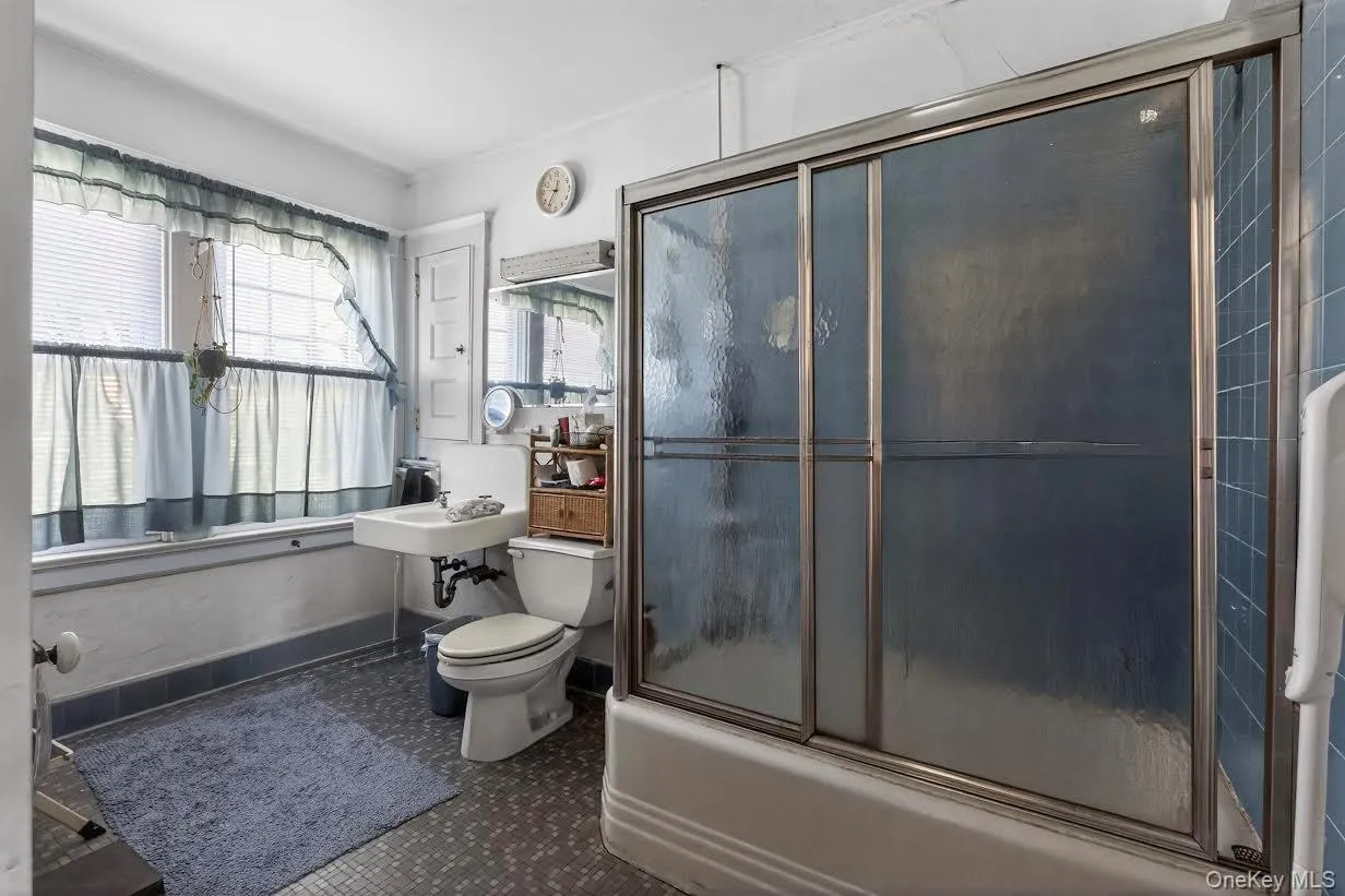616 Munro Avenue, Mamaroneck, NY, 4 Bedrooms Bedrooms, 9 Rooms Rooms,3 BathroomsBathrooms,Residential,For Rent,Munro,0,1006901 616 Munro Avenue, Mamaroneck, NY, 4 Bedrooms Bedrooms, 9 Rooms Rooms,3 BathroomsBathrooms,Residential,For Rent,Munro,0,1006901