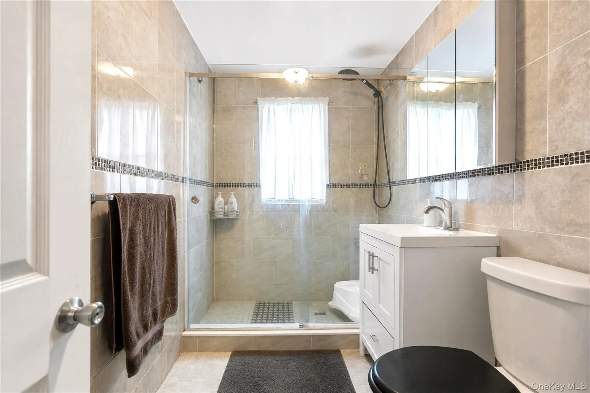 18853 120th Road, New York, NY, 4 Bedrooms Bedrooms, 6 Rooms Rooms,2 BathroomsBathrooms,Residential,For Rent,120th,0,1006914 18853 120th Road, New York, NY, 4 Bedrooms Bedrooms, 6 Rooms Rooms,2 BathroomsBathrooms,Residential,For Rent,120th,0,1006914