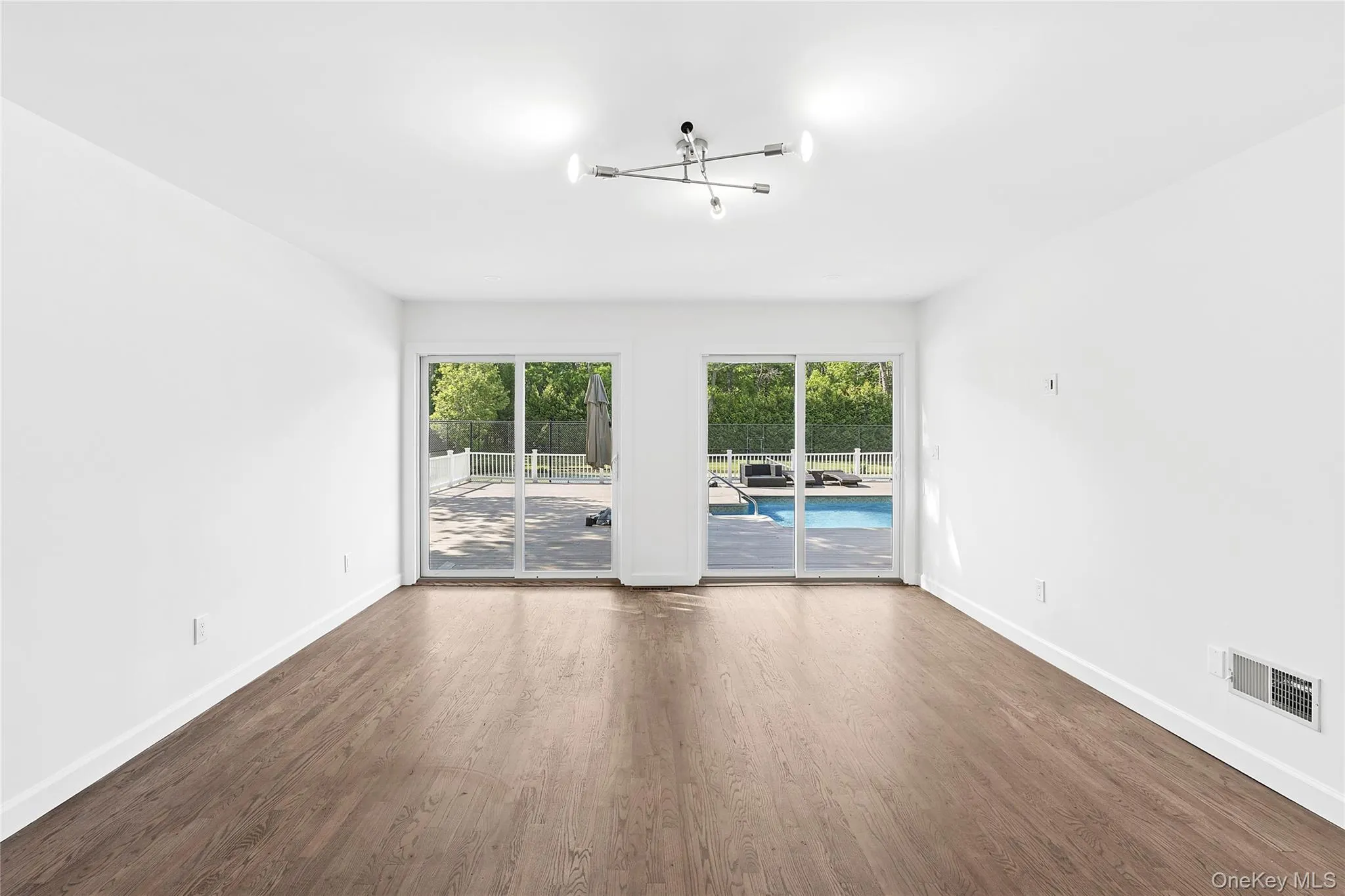 133 Old Country Road, Southampton, NY, 5 Bedrooms Bedrooms, 12 Rooms Rooms,5 BathroomsBathrooms,Residential,For Rent,Old Country,0,KEY1006921 133 Old Country Road, Southampton, NY, 5 Bedrooms Bedrooms, 12 Rooms Rooms,5 BathroomsBathrooms,Residential,For Rent,Old Country,0,KEY1006921