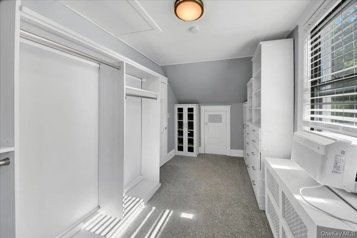 Owner used it as closet. Can be reverted back. Owner used it as closet. Can be reverted back.