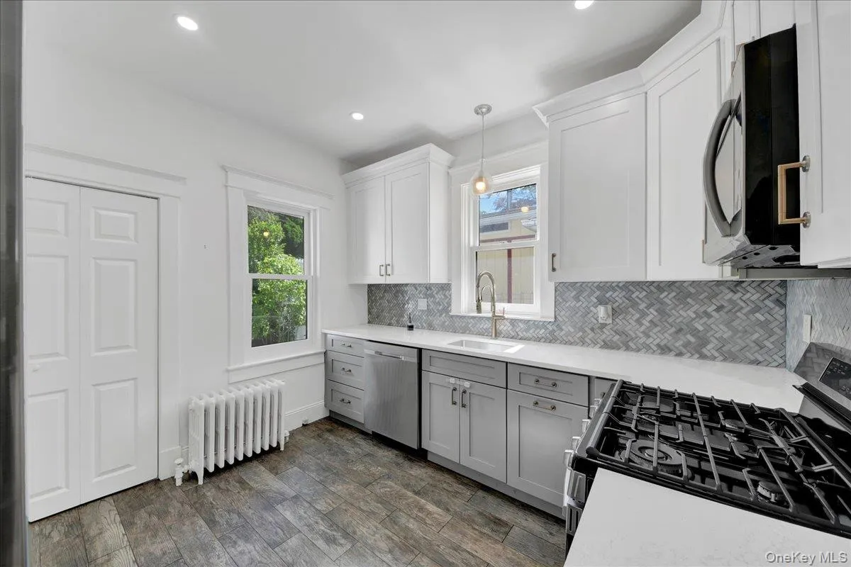 925 Reynolds Street, Peekskill, NY, 3 Bedrooms Bedrooms, 7 Rooms Rooms,1 BathroomBathrooms,Residential,For Rent,Reynolds,0,1006922 925 Reynolds Street, Peekskill, NY, 3 Bedrooms Bedrooms, 7 Rooms Rooms,1 BathroomBathrooms,Residential,For Rent,Reynolds,0,1006922