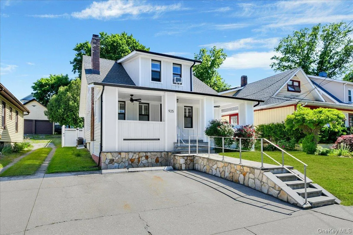 925 Reynolds Street, Peekskill, NY, 3 Bedrooms Bedrooms, 7 Rooms Rooms,1 BathroomBathrooms,Residential,For Rent,Reynolds,0,1006922 925 Reynolds Street, Peekskill, NY, 3 Bedrooms Bedrooms, 7 Rooms Rooms,1 BathroomBathrooms,Residential,For Rent,Reynolds,0,1006922