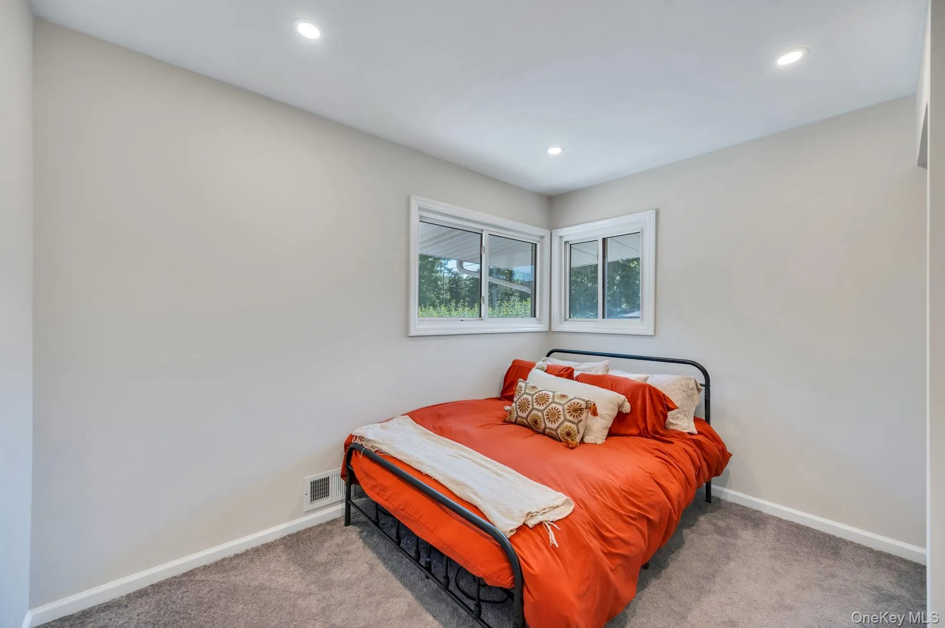 3 Bayberry Drive, Smithtown, NY, 3 Bedrooms Bedrooms, 6 Rooms Rooms,2 BathroomsBathrooms,Residential,For Rent,Bayberry,0,1006934 3 Bayberry Drive, Smithtown, NY, 3 Bedrooms Bedrooms, 6 Rooms Rooms,2 BathroomsBathrooms,Residential,For Rent,Bayberry,0,1006934