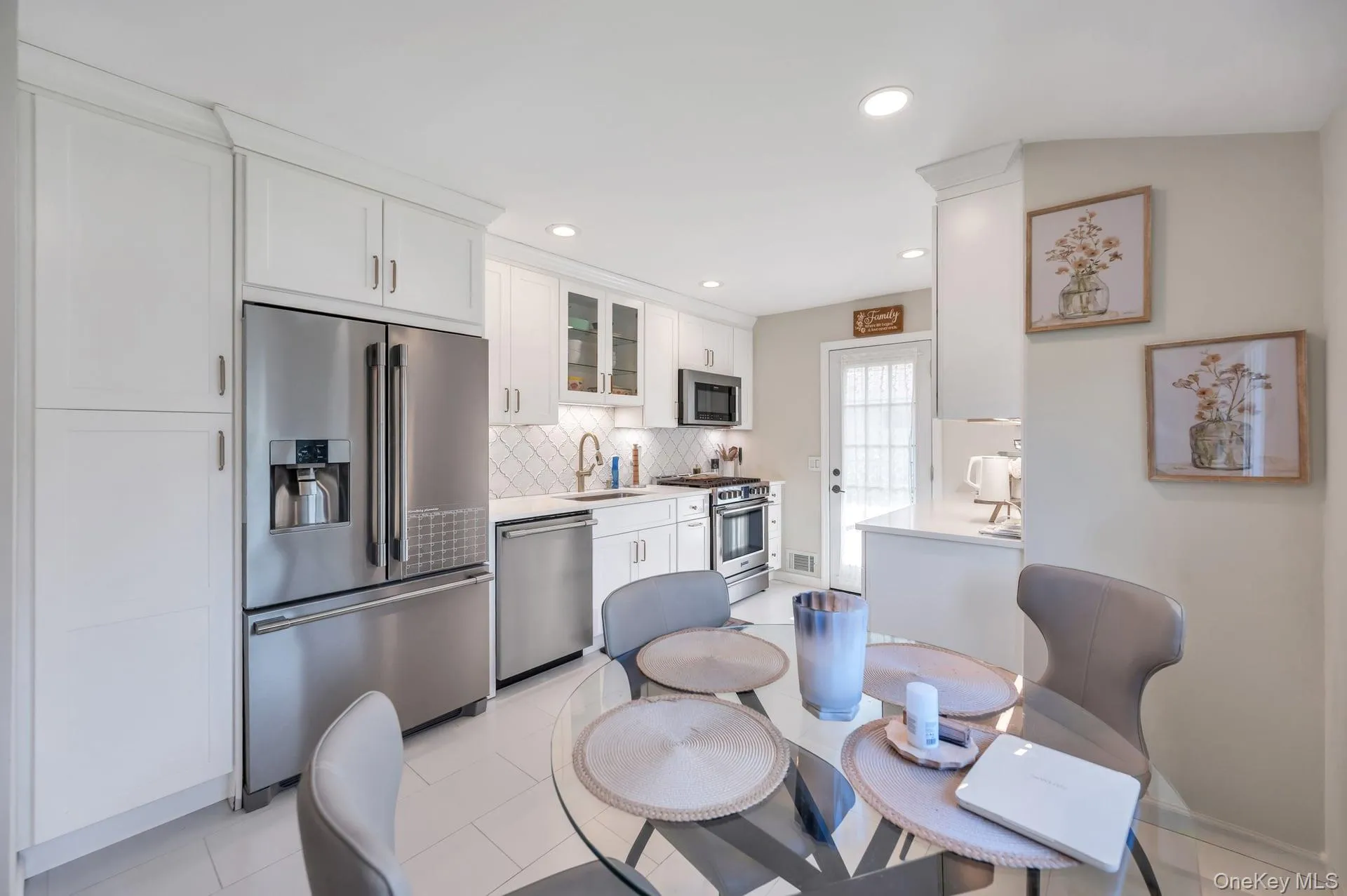 3 Bayberry Drive, Smithtown, NY, 3 Bedrooms Bedrooms, 6 Rooms Rooms,2 BathroomsBathrooms,Residential,For Rent,Bayberry,0,1006934 3 Bayberry Drive, Smithtown, NY, 3 Bedrooms Bedrooms, 6 Rooms Rooms,2 BathroomsBathrooms,Residential,For Rent,Bayberry,0,1006934