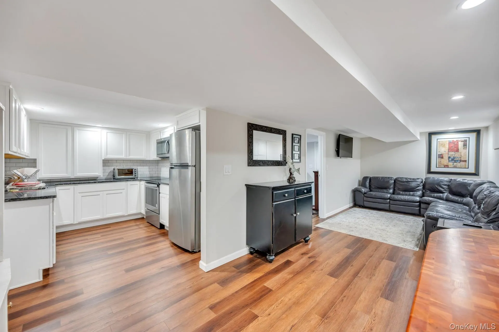 3 Bayberry Drive, Smithtown, NY, 3 Bedrooms Bedrooms, 6 Rooms Rooms,2 BathroomsBathrooms,Residential,For Rent,Bayberry,0,1006934 3 Bayberry Drive, Smithtown, NY, 3 Bedrooms Bedrooms, 6 Rooms Rooms,2 BathroomsBathrooms,Residential,For Rent,Bayberry,0,1006934