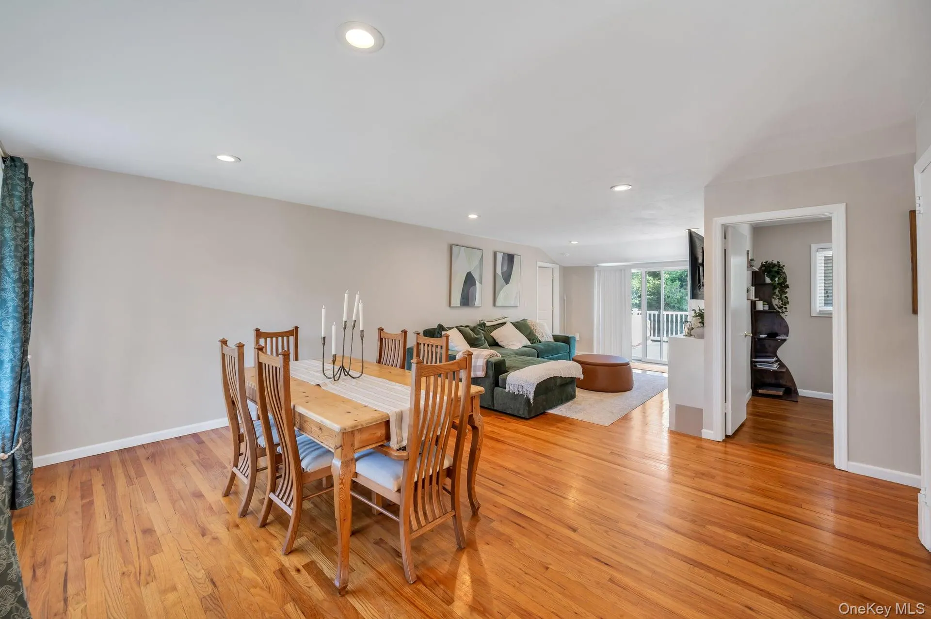 3 Bayberry Drive, Smithtown, NY, 3 Bedrooms Bedrooms, 6 Rooms Rooms,2 BathroomsBathrooms,Residential,For Rent,Bayberry,0,1006934 3 Bayberry Drive, Smithtown, NY, 3 Bedrooms Bedrooms, 6 Rooms Rooms,2 BathroomsBathrooms,Residential,For Rent,Bayberry,0,1006934