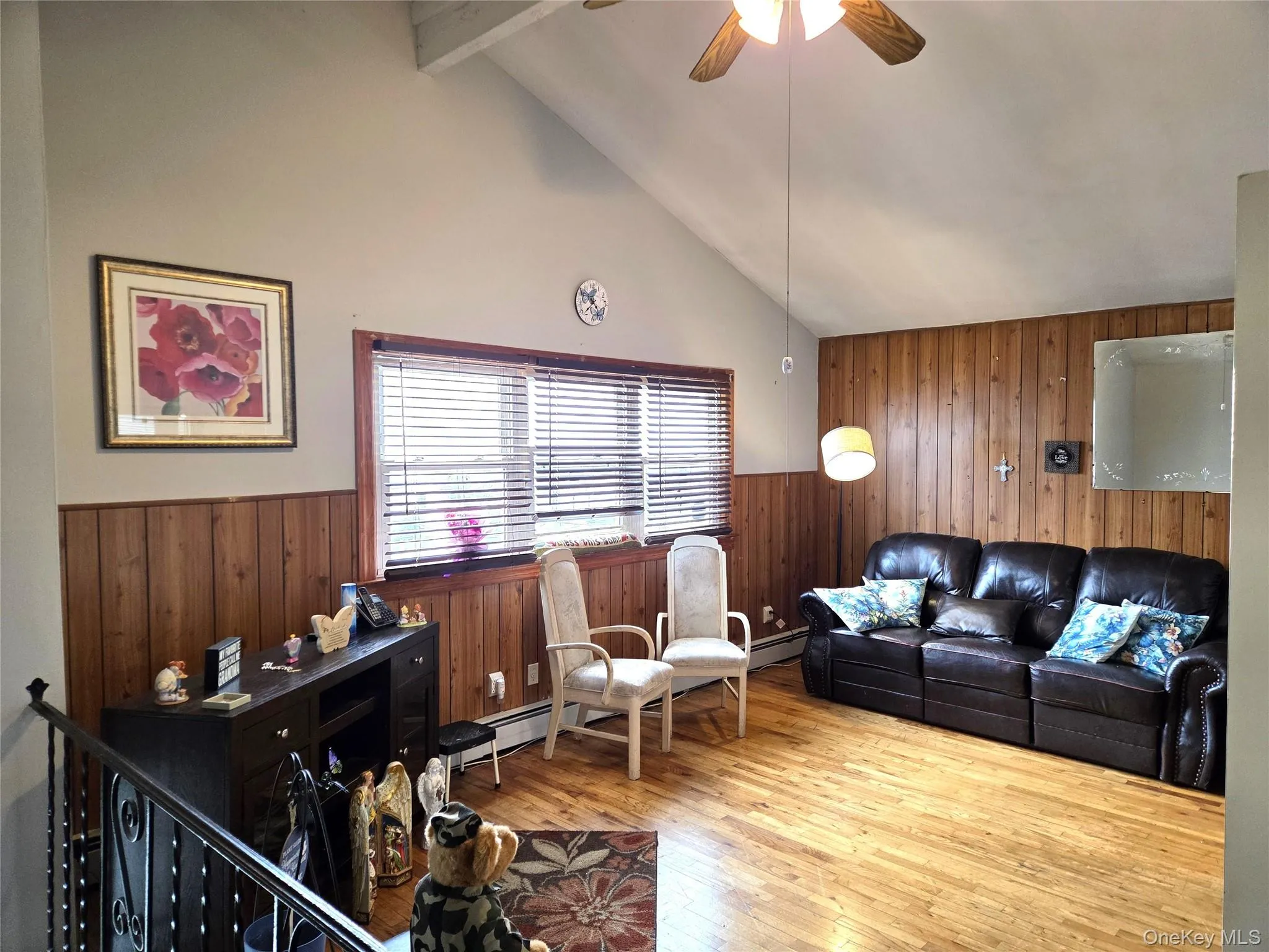 The Entry Opens Into The Light & Bright, Spacious Living Room Offering Vaulted/Cathedral Ceilings, Ceiling Fan, Triple Window For Natural Light, Beautiful Hardwood Floors, Ample Room For A Large Living Room Set/Furniture & The Living Room Opens Into The Dining Room. The Entry Opens Into The Light & Bright, Spacious Living Room Offering Vaulted/Cathedral Ceilings, Ceiling Fan, Triple Window For Natural Light, Beautiful Hardwood Floors, Ample Room For A Large Living Room Set/Furniture & The Living Room Opens Into The Dining Room.