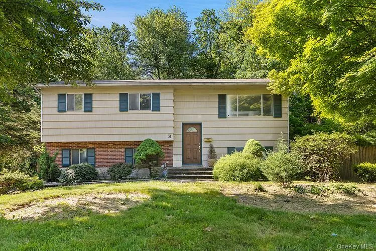 31 Amarillo Drive, Clarkstown, NY, 4 Bedrooms Bedrooms, 10 Rooms Rooms,3 BathroomsBathrooms,Residential,For Rent,Amarillo,0,1006947 31 Amarillo Drive, Clarkstown, NY, 4 Bedrooms Bedrooms, 10 Rooms Rooms,3 BathroomsBathrooms,Residential,For Rent,Amarillo,0,1006947
