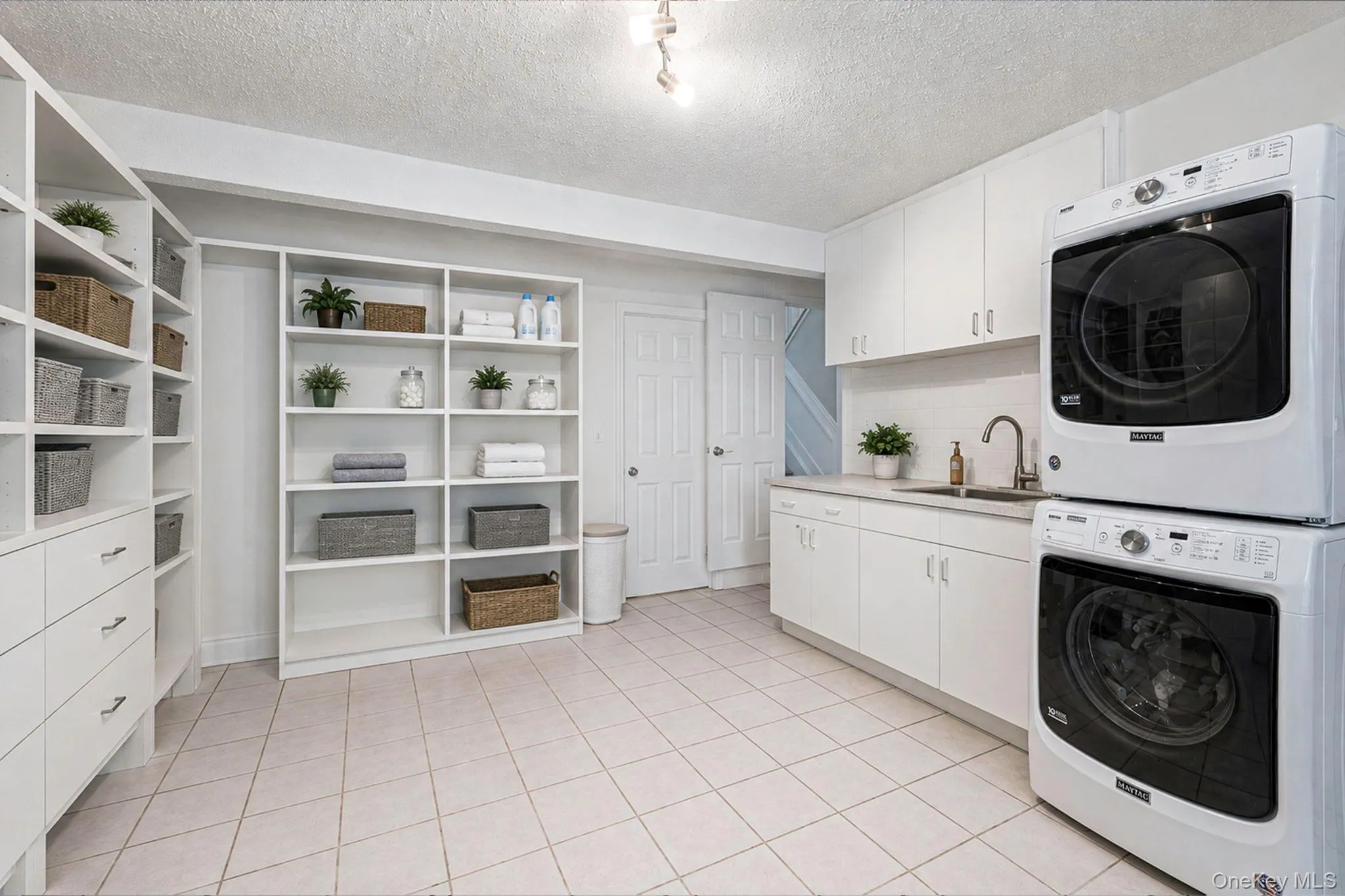 118 Ledgewood Drive, Smithtown, NY, 4 Bedrooms Bedrooms, 9 Rooms Rooms,2 BathroomsBathrooms,Residential,For Rent,Ledgewood,0,1006953 118 Ledgewood Drive, Smithtown, NY, 4 Bedrooms Bedrooms, 9 Rooms Rooms,2 BathroomsBathrooms,Residential,For Rent,Ledgewood,0,1006953