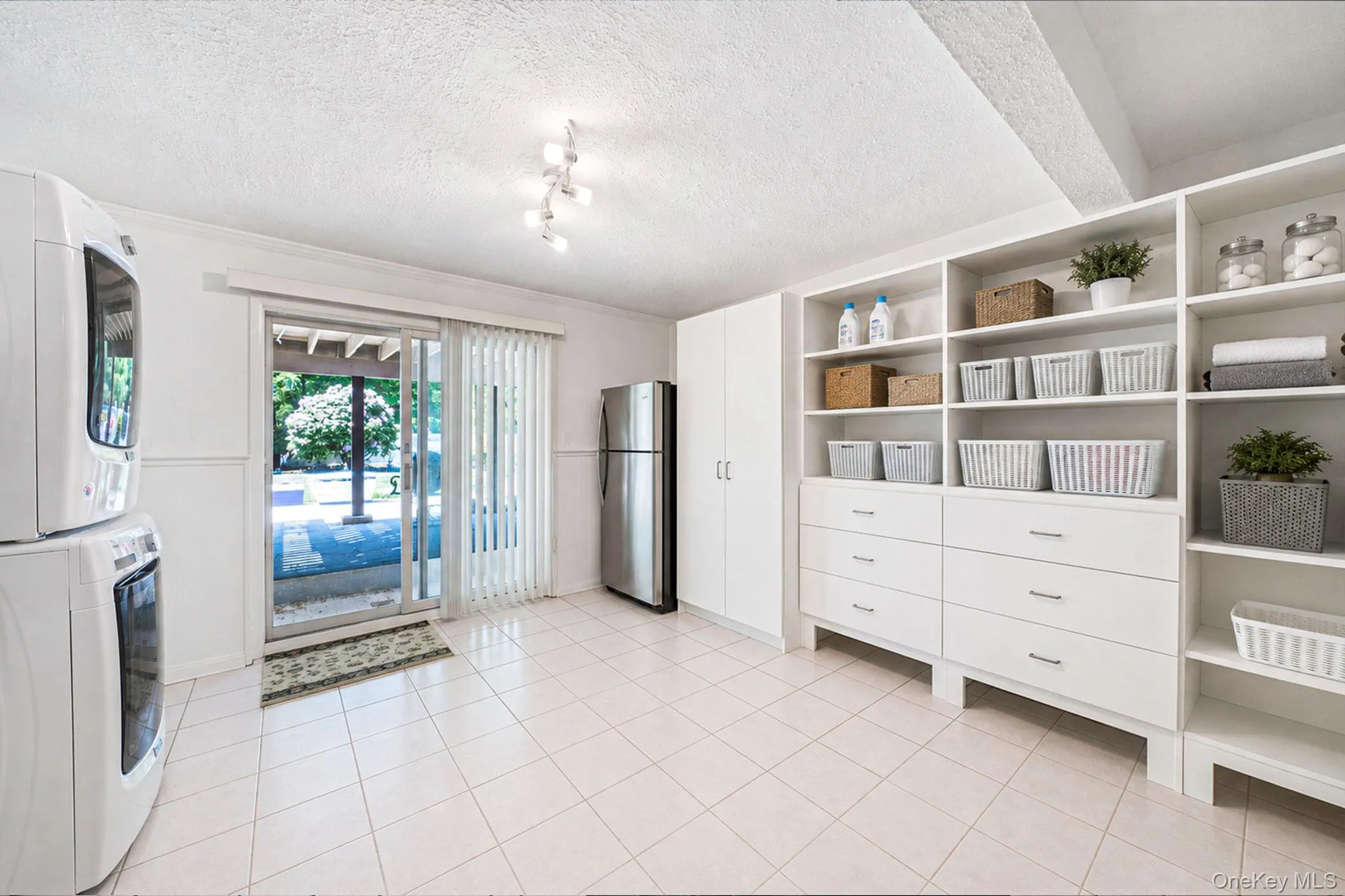 118 Ledgewood Drive, Smithtown, NY, 4 Bedrooms Bedrooms, 9 Rooms Rooms,2 BathroomsBathrooms,Residential,For Rent,Ledgewood,0,1006953 118 Ledgewood Drive, Smithtown, NY, 4 Bedrooms Bedrooms, 9 Rooms Rooms,2 BathroomsBathrooms,Residential,For Rent,Ledgewood,0,1006953