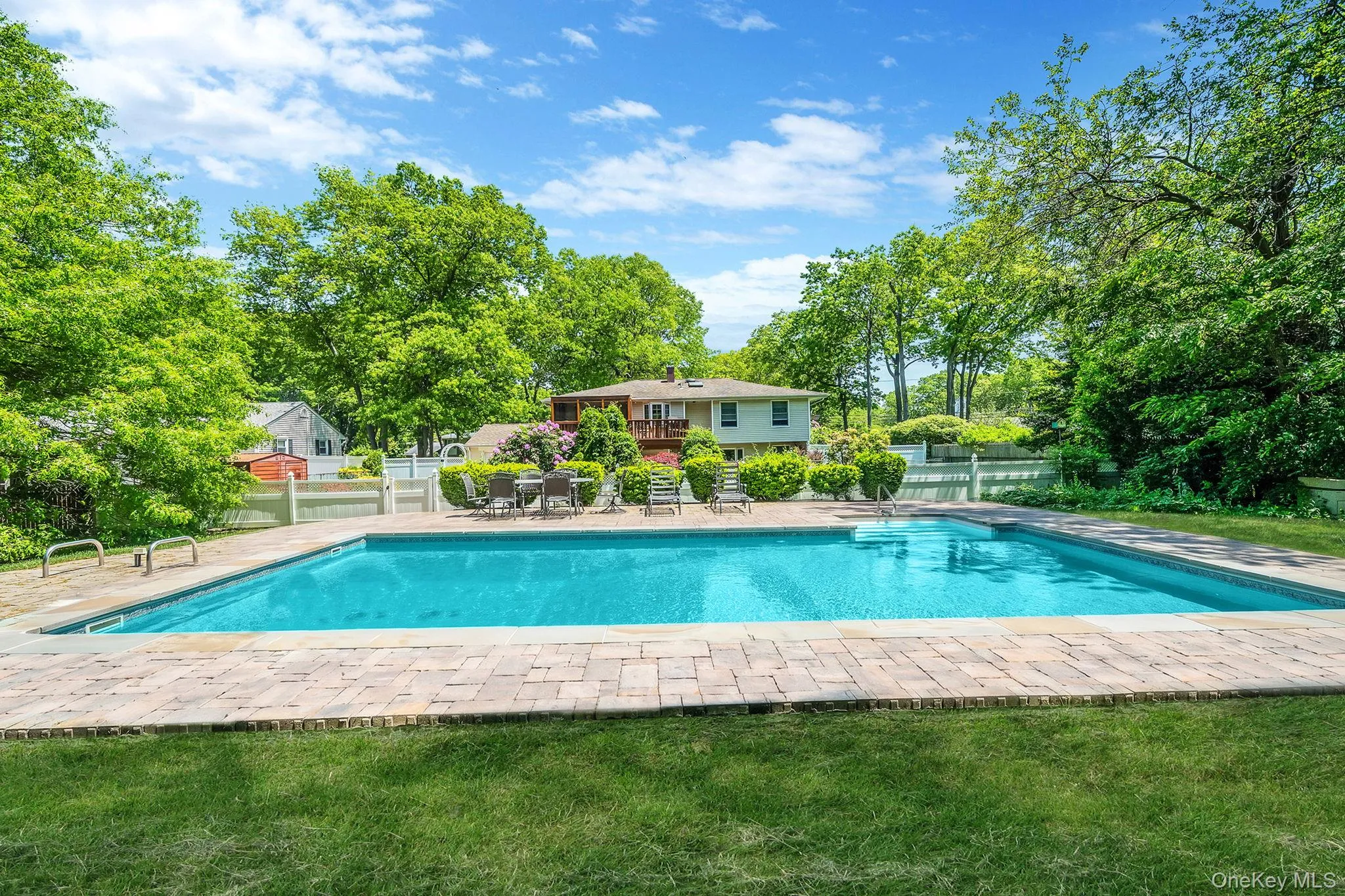 118 Ledgewood Drive, Smithtown, NY, 4 Bedrooms Bedrooms, 9 Rooms Rooms,2 BathroomsBathrooms,Residential,For Rent,Ledgewood,0,1006953 118 Ledgewood Drive, Smithtown, NY, 4 Bedrooms Bedrooms, 9 Rooms Rooms,2 BathroomsBathrooms,Residential,For Rent,Ledgewood,0,1006953