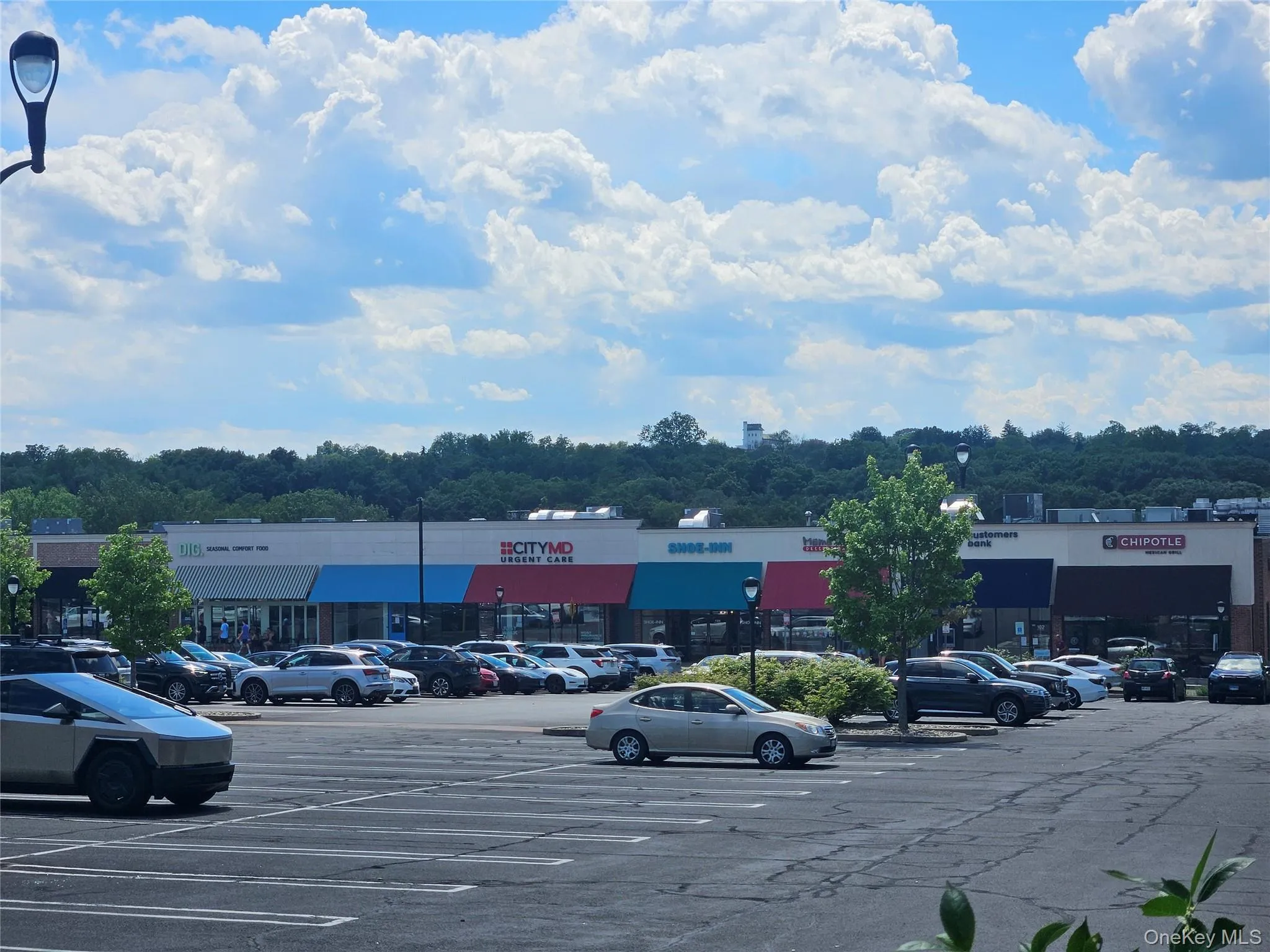 Restaurants and Shopping all at the Rye Ridge Shopping Center Restaurants and Shopping all at the Rye Ridge Shopping Center