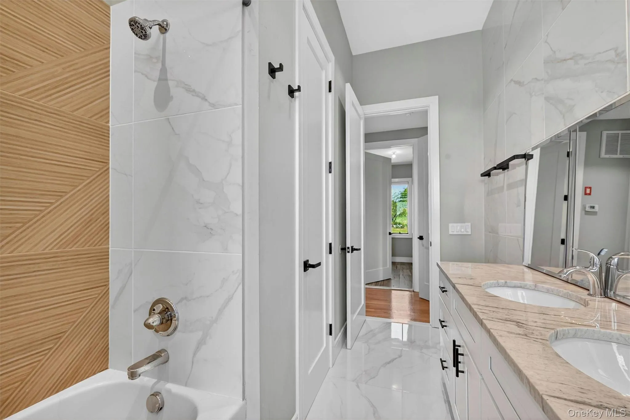 Upstairs bathroom by bedrooms Upstairs bathroom by bedrooms