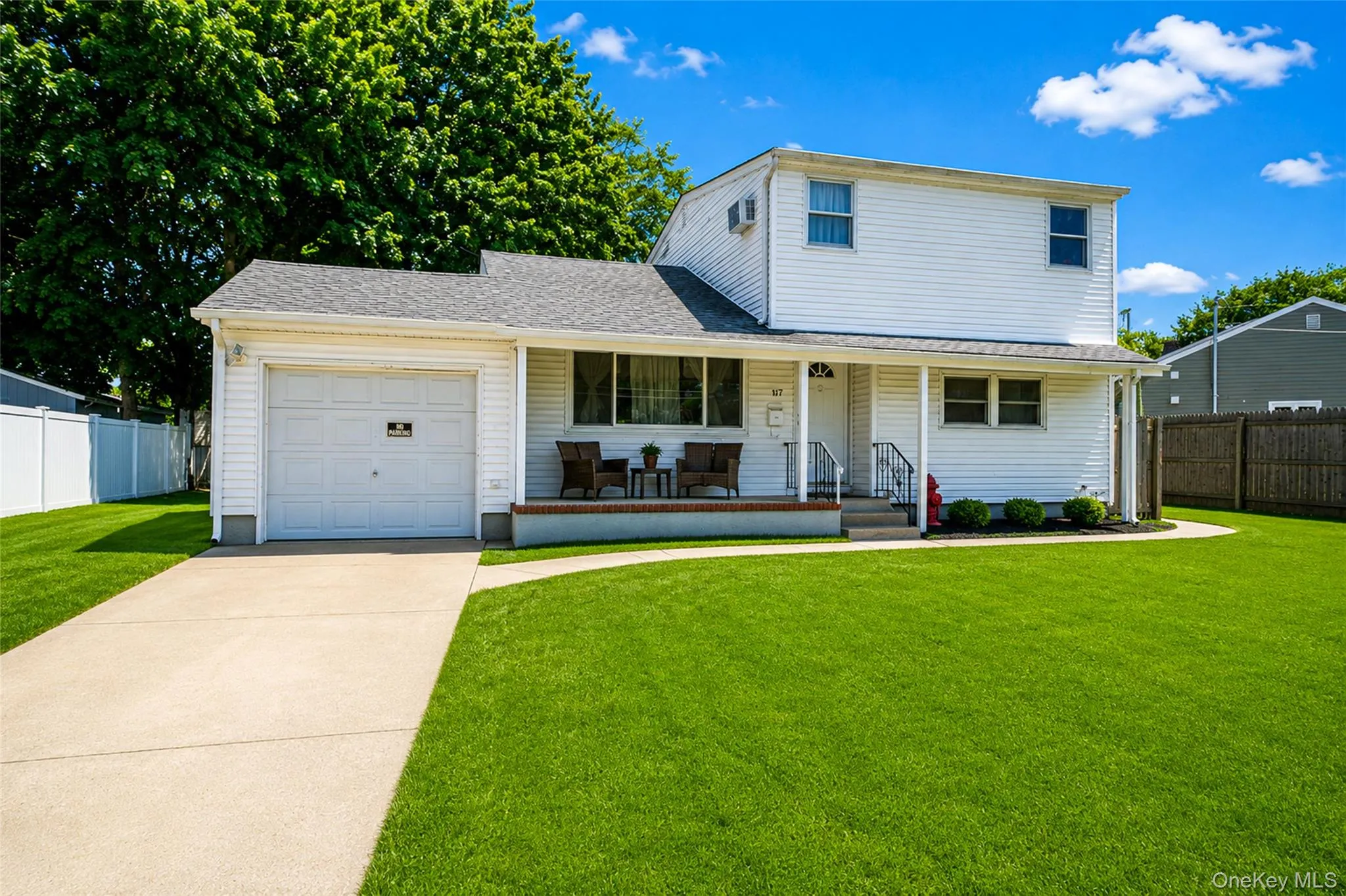117 Timberline Drive, Islip, NY, 8 Bedrooms Bedrooms, 13 Rooms Rooms,4 BathroomsBathrooms,Residential,For Rent,Timberline,0,1006966 117 Timberline Drive, Islip, NY, 8 Bedrooms Bedrooms, 13 Rooms Rooms,4 BathroomsBathrooms,Residential,For Rent,Timberline,0,1006966