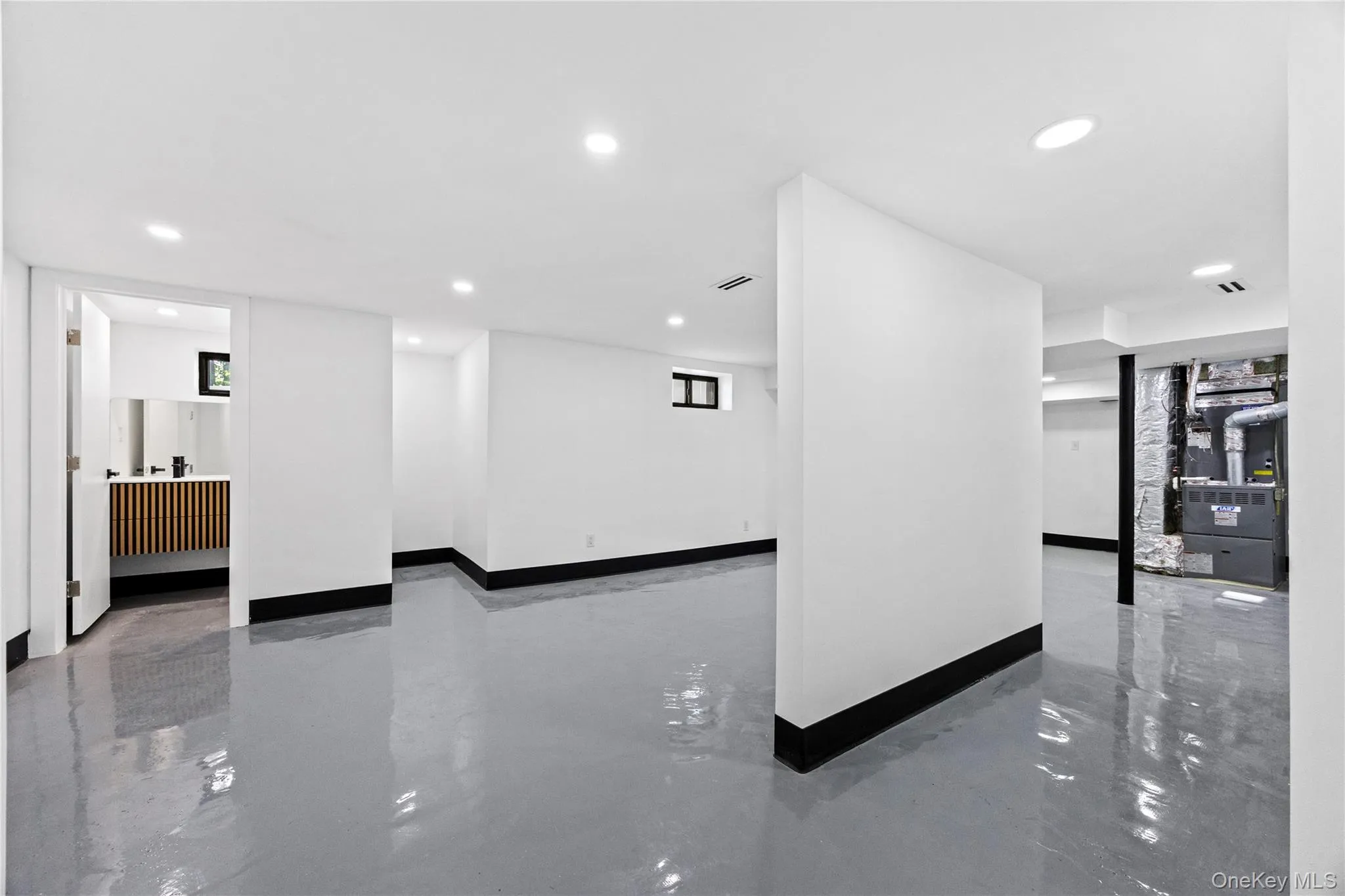 15703 Locke Avenue, New York, NY, 3 Bedrooms Bedrooms, 10 Rooms Rooms,2 BathroomsBathrooms,Residential,For Rent,Locke,0,1006968 15703 Locke Avenue, New York, NY, 3 Bedrooms Bedrooms, 10 Rooms Rooms,2 BathroomsBathrooms,Residential,For Rent,Locke,0,1006968