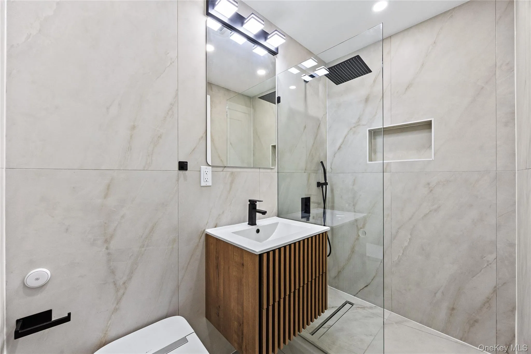 15703 Locke Avenue, New York, NY, 3 Bedrooms Bedrooms, 10 Rooms Rooms,2 BathroomsBathrooms,Residential,For Rent,Locke,0,1006968 15703 Locke Avenue, New York, NY, 3 Bedrooms Bedrooms, 10 Rooms Rooms,2 BathroomsBathrooms,Residential,For Rent,Locke,0,1006968