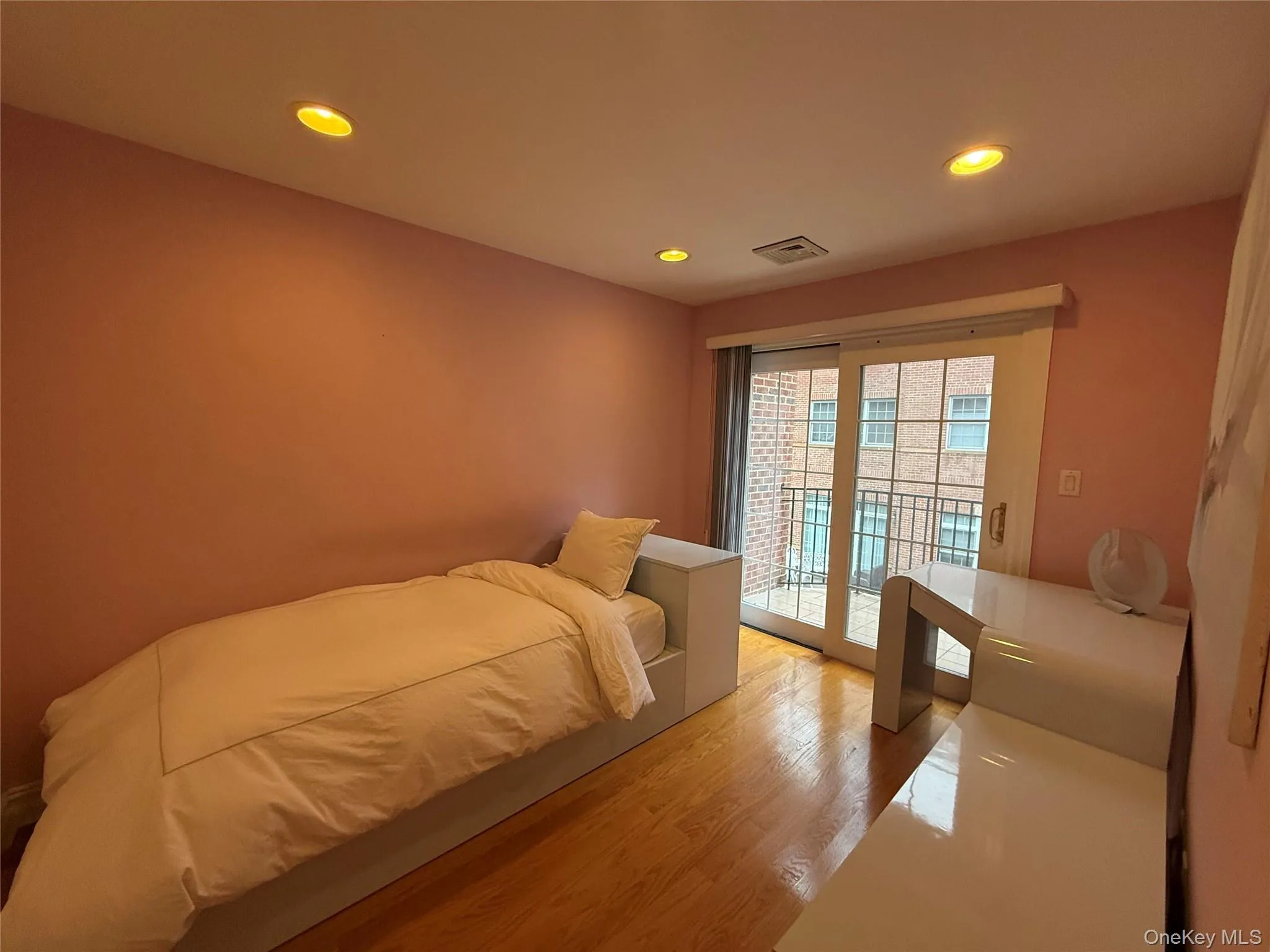 40 Portico Place, North Hempstead, NY, 4 Bedrooms Bedrooms, 10 Rooms Rooms,3 BathroomsBathrooms,Residential,For Rent,Portico,0,1006972 40 Portico Place, North Hempstead, NY, 4 Bedrooms Bedrooms, 10 Rooms Rooms,3 BathroomsBathrooms,Residential,For Rent,Portico,0,1006972
