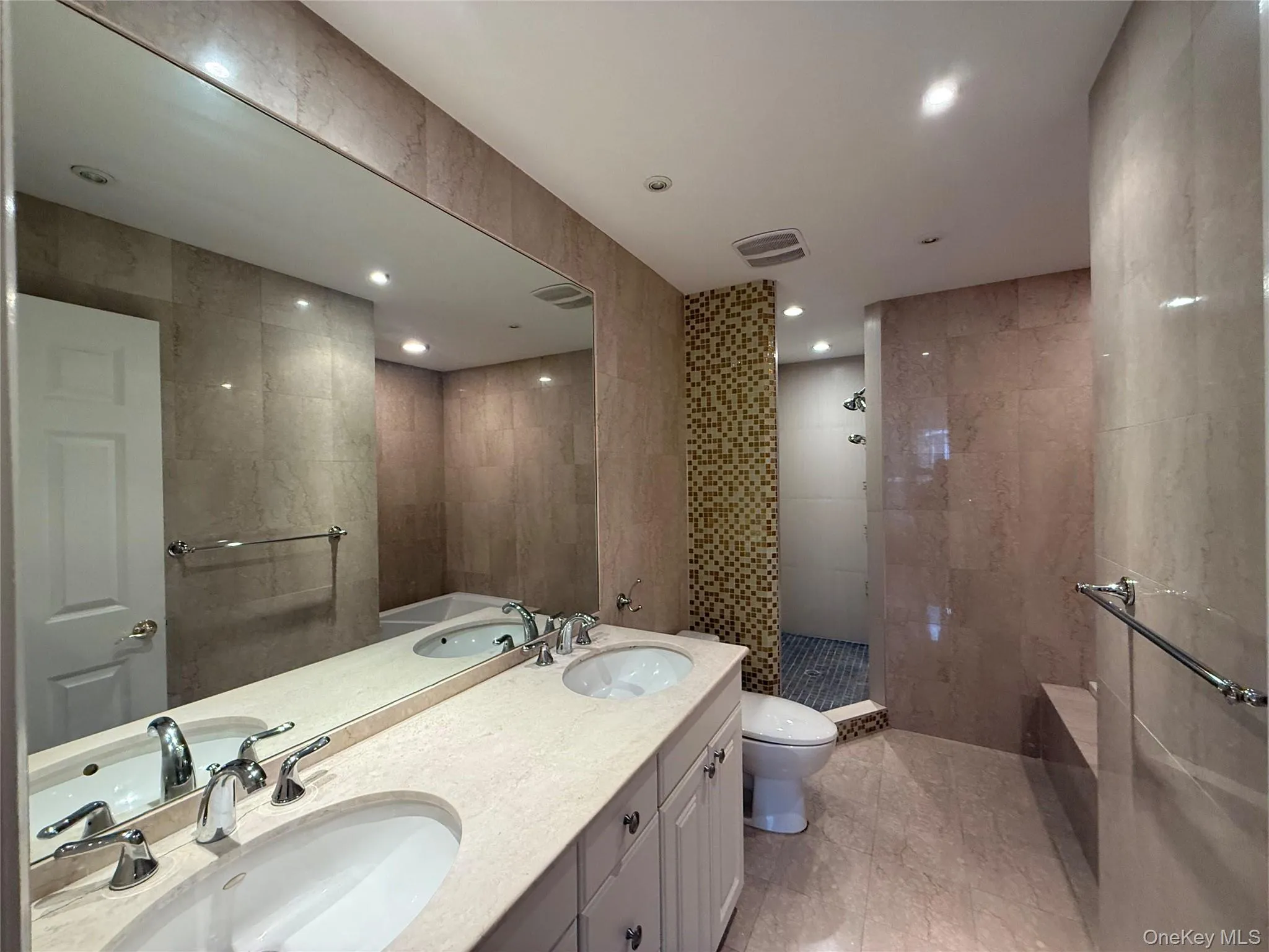 40 Portico Place, North Hempstead, NY, 4 Bedrooms Bedrooms, 10 Rooms Rooms,3 BathroomsBathrooms,Residential,For Rent,Portico,0,1006972 40 Portico Place, North Hempstead, NY, 4 Bedrooms Bedrooms, 10 Rooms Rooms,3 BathroomsBathrooms,Residential,For Rent,Portico,0,1006972
