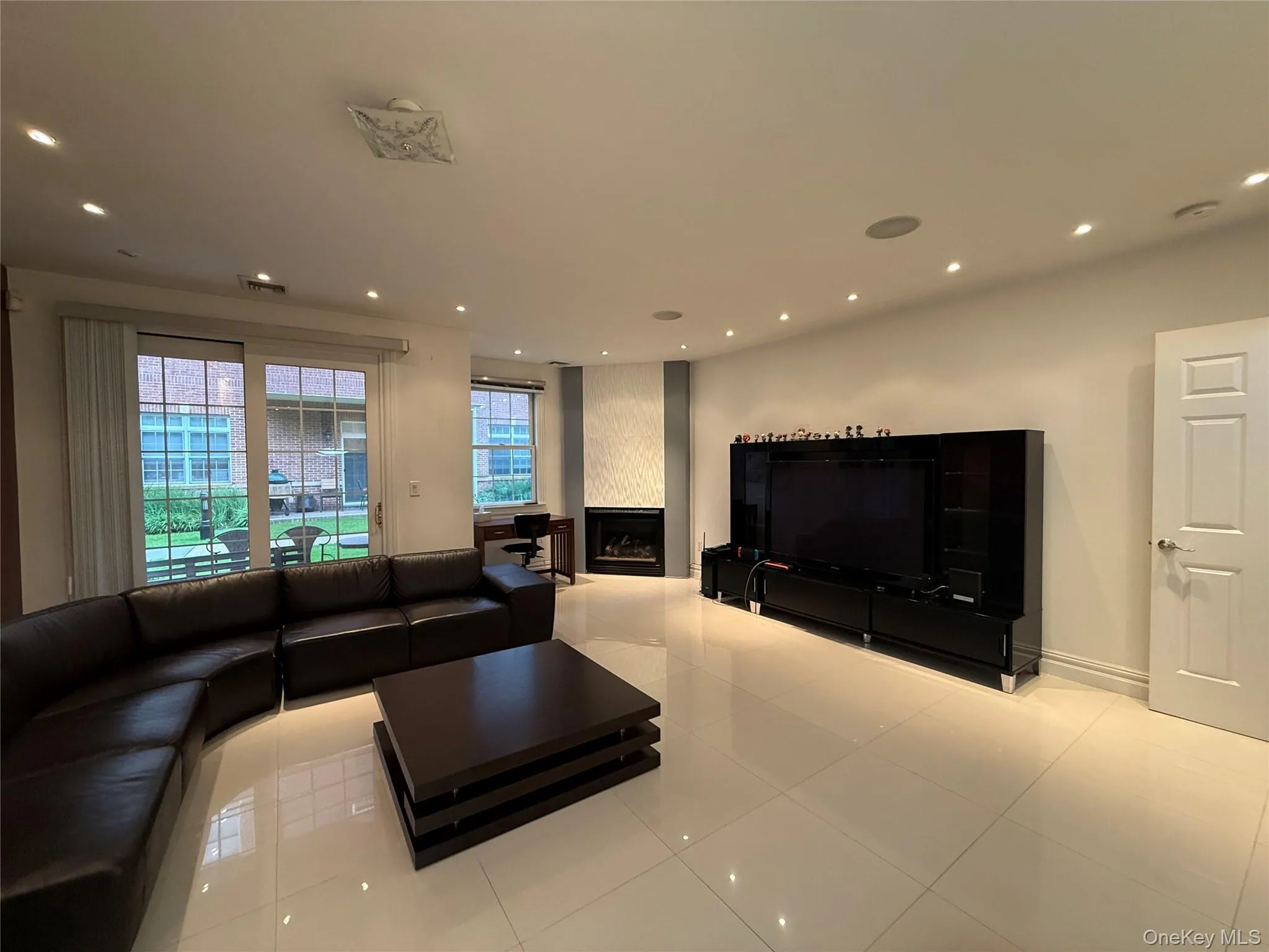 40 Portico Place, North Hempstead, NY, 4 Bedrooms Bedrooms, 10 Rooms Rooms,3 BathroomsBathrooms,Residential,For Rent,Portico,0,1006972 40 Portico Place, North Hempstead, NY, 4 Bedrooms Bedrooms, 10 Rooms Rooms,3 BathroomsBathrooms,Residential,For Rent,Portico,0,1006972