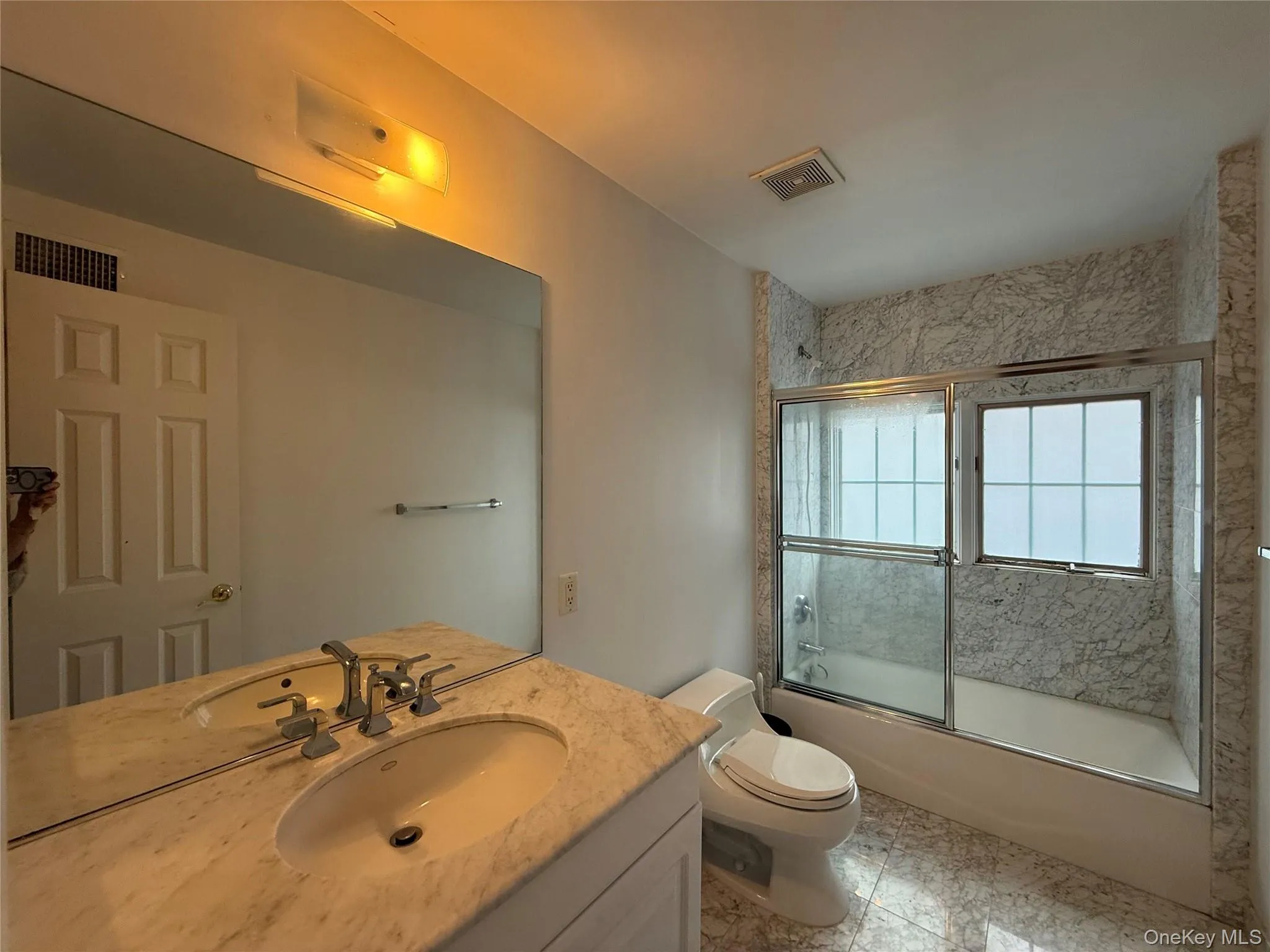 40 Portico Place, North Hempstead, NY, 4 Bedrooms Bedrooms, 10 Rooms Rooms,3 BathroomsBathrooms,Residential,For Rent,Portico,0,1006972 40 Portico Place, North Hempstead, NY, 4 Bedrooms Bedrooms, 10 Rooms Rooms,3 BathroomsBathrooms,Residential,For Rent,Portico,0,1006972