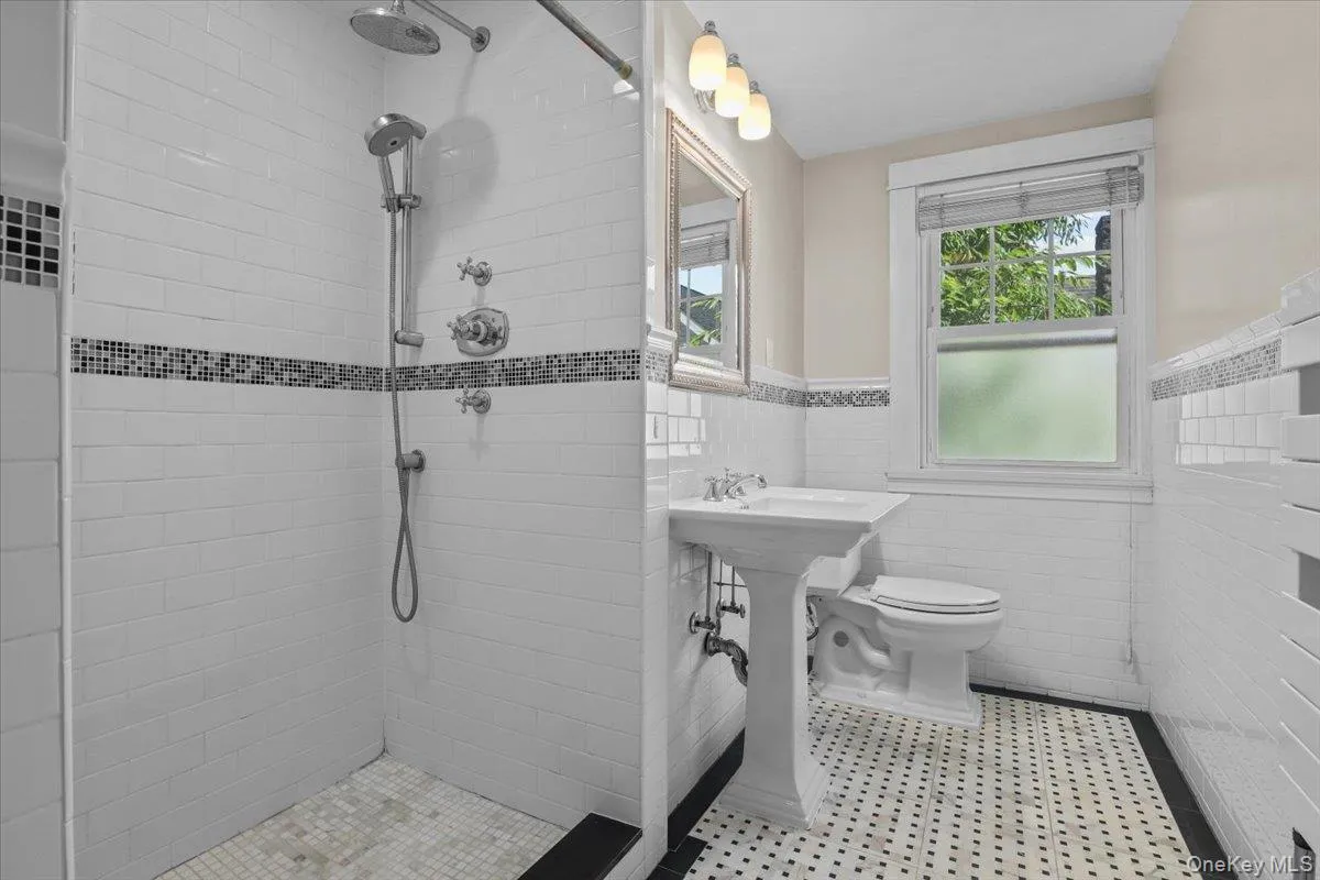 Second floor full bathroom Second floor full bathroom