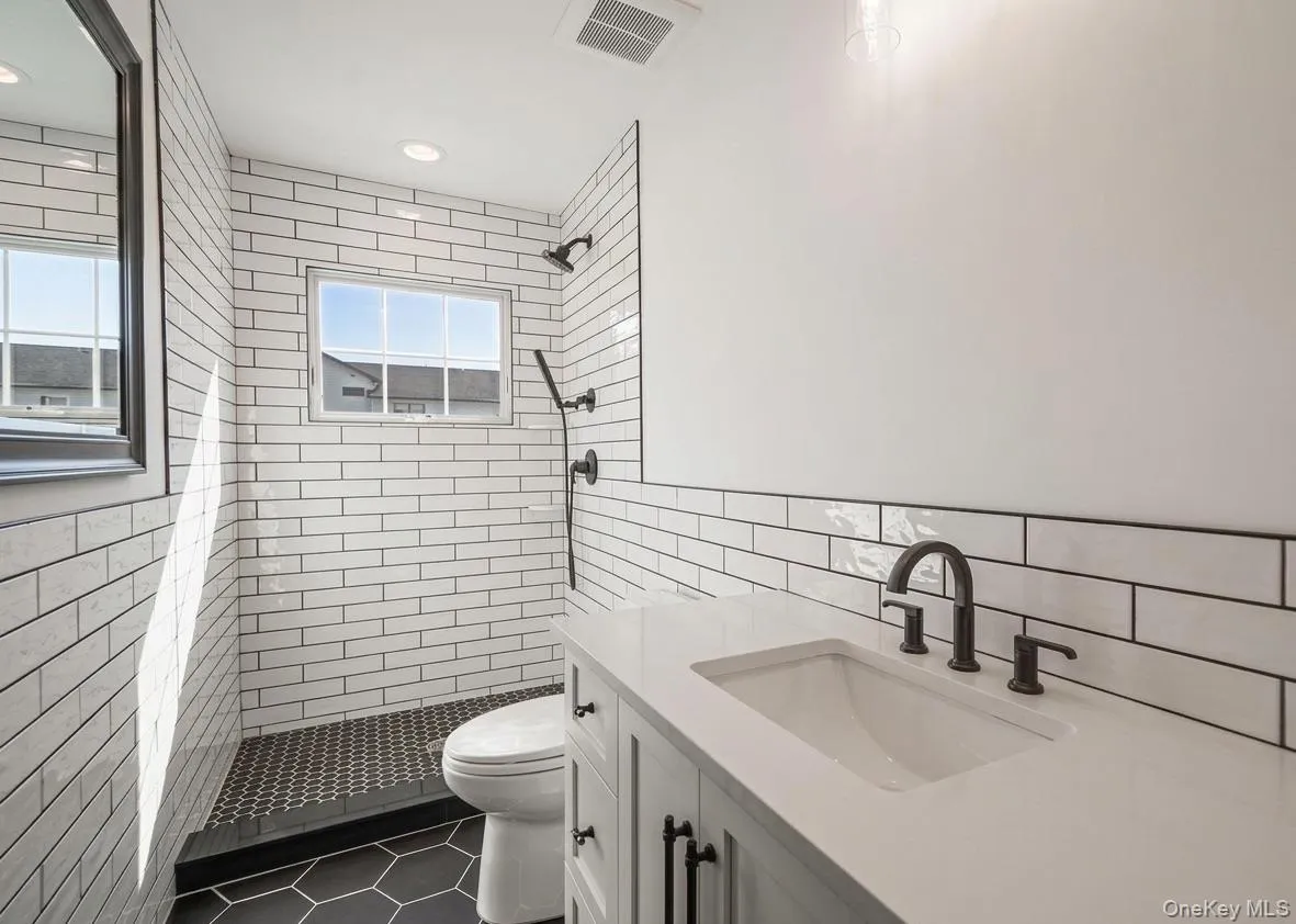 66 Euclid Avenue, Oyster Bay, NY, 5 Bedrooms Bedrooms, 9 Rooms Rooms,3 BathroomsBathrooms,Residential,For Rent,Euclid,0,1006975 66 Euclid Avenue, Oyster Bay, NY, 5 Bedrooms Bedrooms, 9 Rooms Rooms,3 BathroomsBathrooms,Residential,For Rent,Euclid,0,1006975