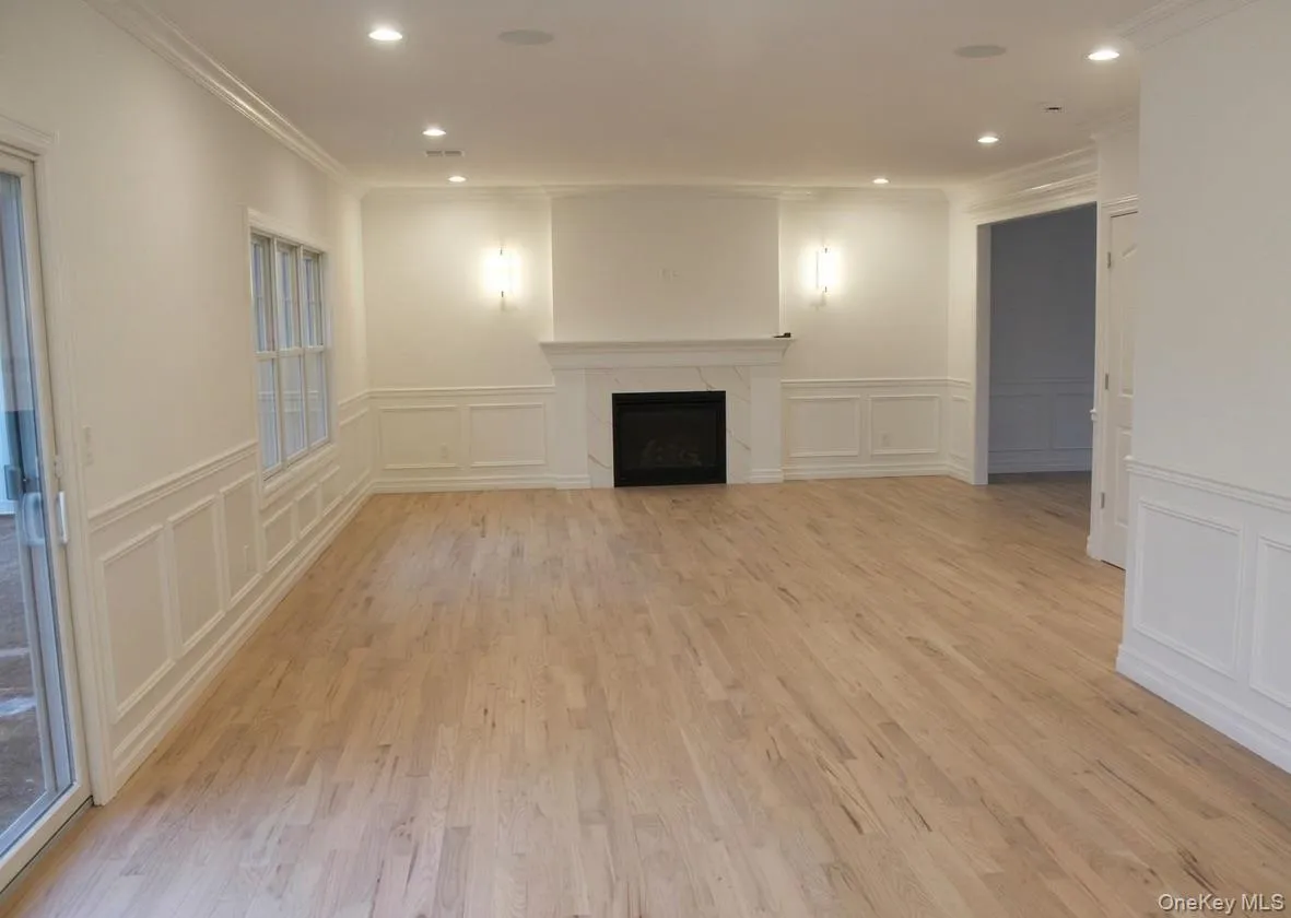 66 Euclid Avenue, Oyster Bay, NY, 5 Bedrooms Bedrooms, 9 Rooms Rooms,3 BathroomsBathrooms,Residential,For Rent,Euclid,0,1006975 66 Euclid Avenue, Oyster Bay, NY, 5 Bedrooms Bedrooms, 9 Rooms Rooms,3 BathroomsBathrooms,Residential,For Rent,Euclid,0,1006975