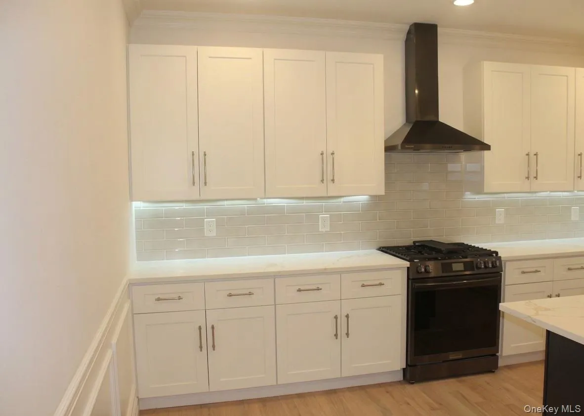 66 Euclid Avenue, Oyster Bay, NY, 5 Bedrooms Bedrooms, 9 Rooms Rooms,3 BathroomsBathrooms,Residential,For Rent,Euclid,0,1006975 66 Euclid Avenue, Oyster Bay, NY, 5 Bedrooms Bedrooms, 9 Rooms Rooms,3 BathroomsBathrooms,Residential,For Rent,Euclid,0,1006975