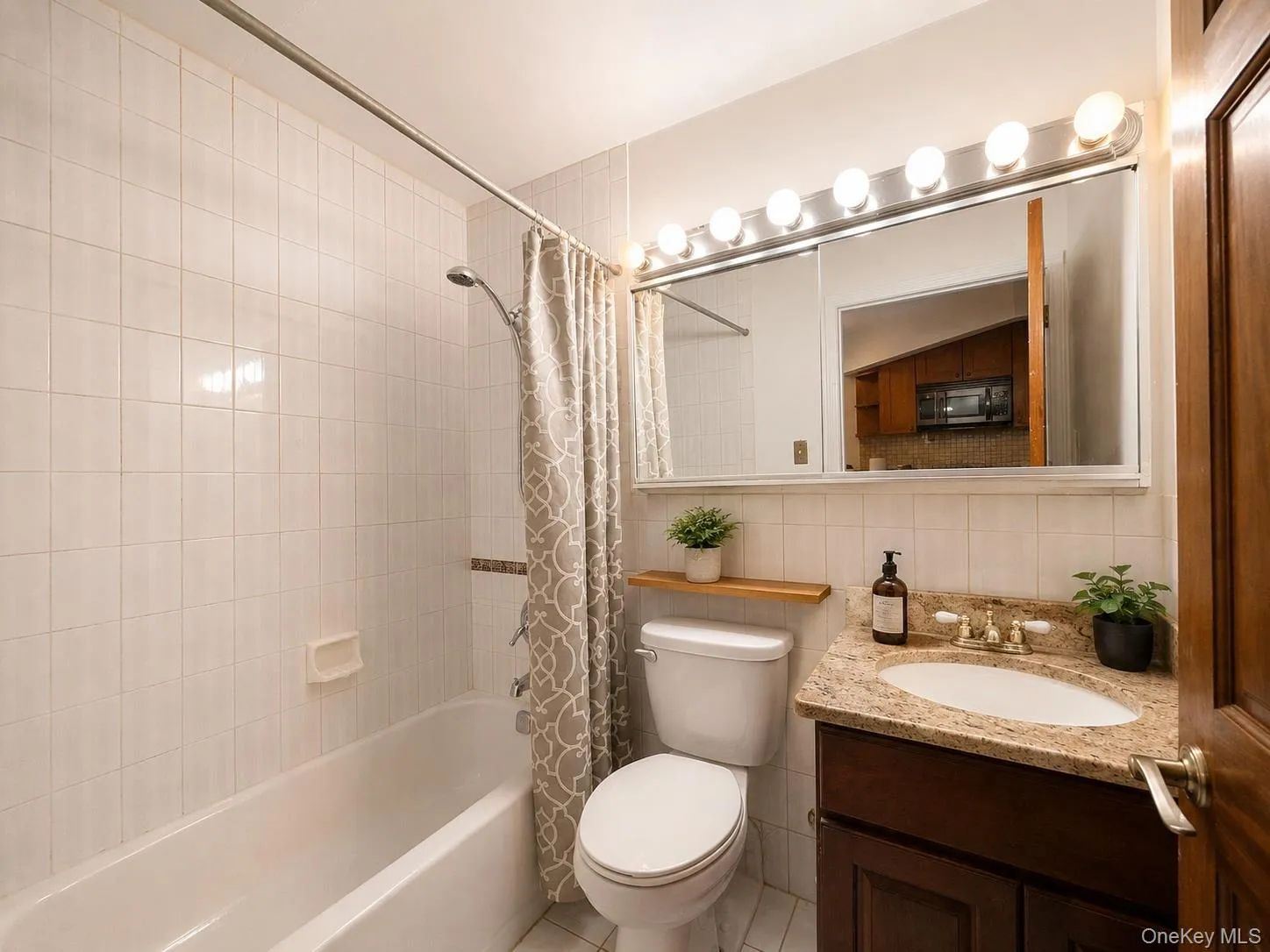 130-14 60th Avenue, New York, NY, 1 Bedroom Bedrooms, 3 Rooms Rooms,1 BathroomBathrooms,Residential,For Rent,60th,0,1006976 130-14 60th Avenue, New York, NY, 1 Bedroom Bedrooms, 3 Rooms Rooms,1 BathroomBathrooms,Residential,For Rent,60th,0,1006976