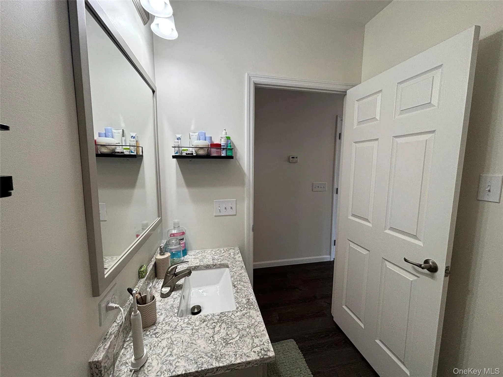 1661 Old Country Road, Riverhead, NY, 2 Bedrooms Bedrooms, 5 Rooms Rooms,2 BathroomsBathrooms,Residential,For Rent,Old Country,0,1006987 1661 Old Country Road, Riverhead, NY, 2 Bedrooms Bedrooms, 5 Rooms Rooms,2 BathroomsBathrooms,Residential,For Rent,Old Country,0,1006987