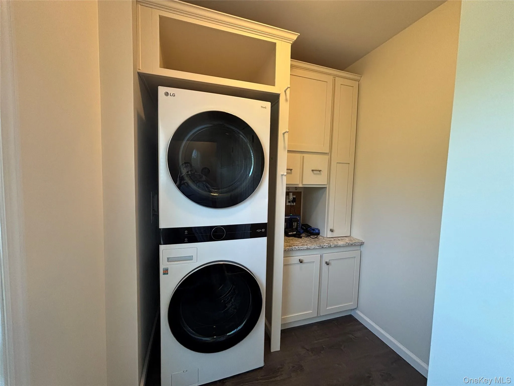 1661 Old Country Road, Riverhead, NY, 2 Bedrooms Bedrooms, 5 Rooms Rooms,2 BathroomsBathrooms,Residential,For Rent,Old Country,0,1006987 1661 Old Country Road, Riverhead, NY, 2 Bedrooms Bedrooms, 5 Rooms Rooms,2 BathroomsBathrooms,Residential,For Rent,Old Country,0,1006987