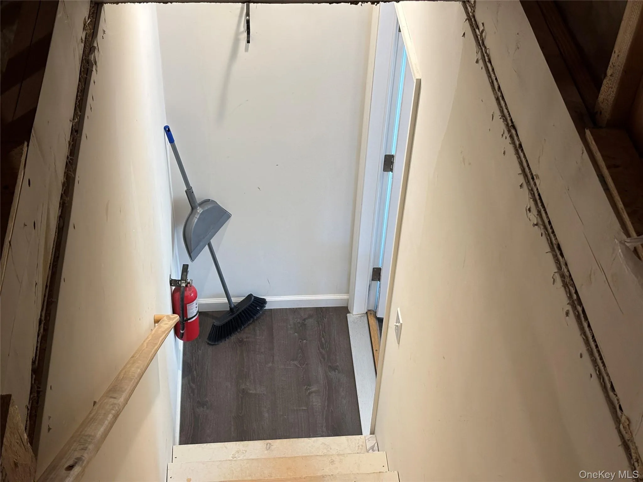 1661 Old Country Road, Riverhead, NY, 2 Bedrooms Bedrooms, 5 Rooms Rooms,2 BathroomsBathrooms,Residential,For Rent,Old Country,0,1006987 1661 Old Country Road, Riverhead, NY, 2 Bedrooms Bedrooms, 5 Rooms Rooms,2 BathroomsBathrooms,Residential,For Rent,Old Country,0,1006987