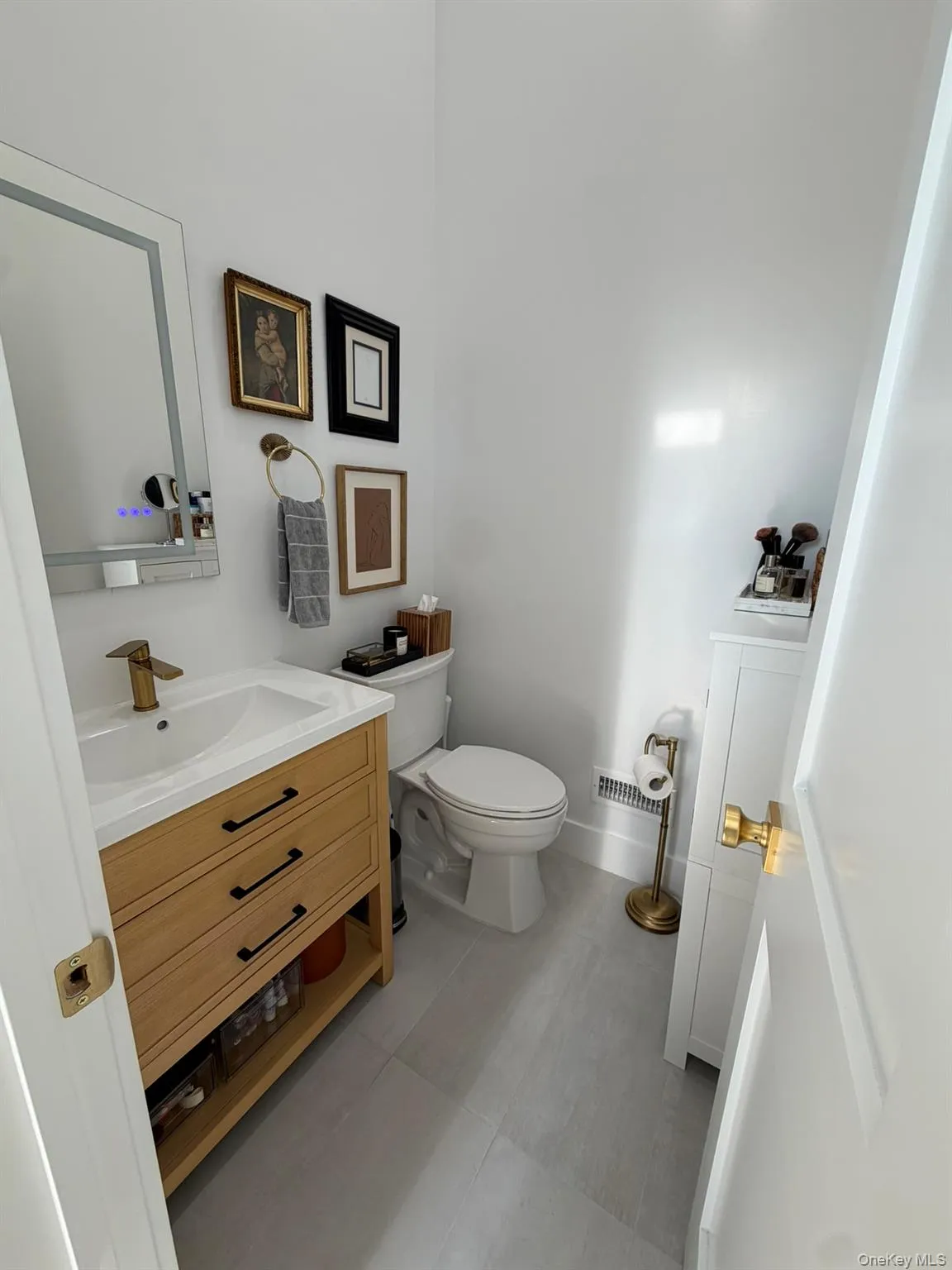 326a Long Beach Road, Hempstead, NY, 2 Bedrooms Bedrooms, 5 Rooms Rooms,2 BathroomsBathrooms,Residential Lease,For Rent,Long Beach,0,1006993 326a Long Beach Road, Hempstead, NY, 2 Bedrooms Bedrooms, 5 Rooms Rooms,2 BathroomsBathrooms,Residential Lease,For Rent,Long Beach,0,1006993