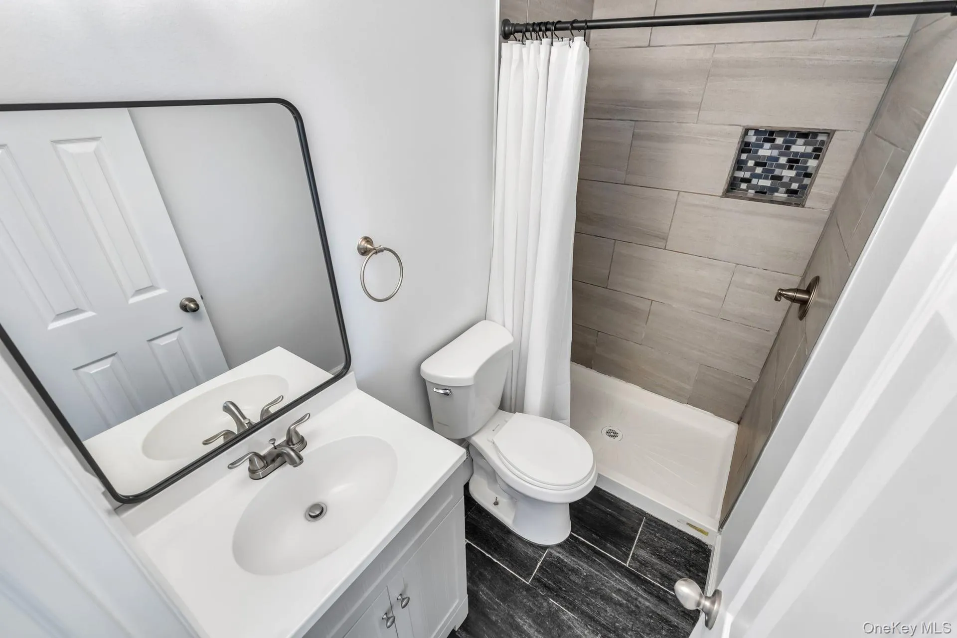 338 Easton Street, Islip, NY, 4 Bedrooms Bedrooms, 8 Rooms Rooms,3 BathroomsBathrooms,Residential,For Rent,Easton,0,1006994 338 Easton Street, Islip, NY, 4 Bedrooms Bedrooms, 8 Rooms Rooms,3 BathroomsBathrooms,Residential,For Rent,Easton,0,1006994