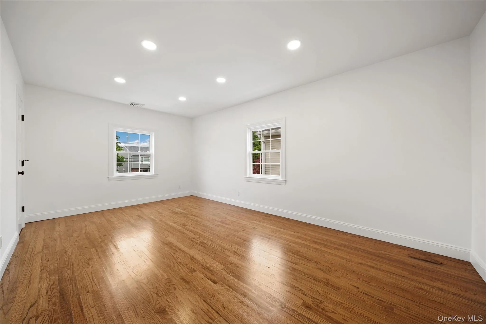 3914 Waverly Avenue, Hempstead, NY, 2 Bedrooms Bedrooms, 4 Rooms Rooms,1 BathroomBathrooms,Residential Lease,For Rent,Waverly,0,1006995 3914 Waverly Avenue, Hempstead, NY, 2 Bedrooms Bedrooms, 4 Rooms Rooms,1 BathroomBathrooms,Residential Lease,For Rent,Waverly,0,1006995