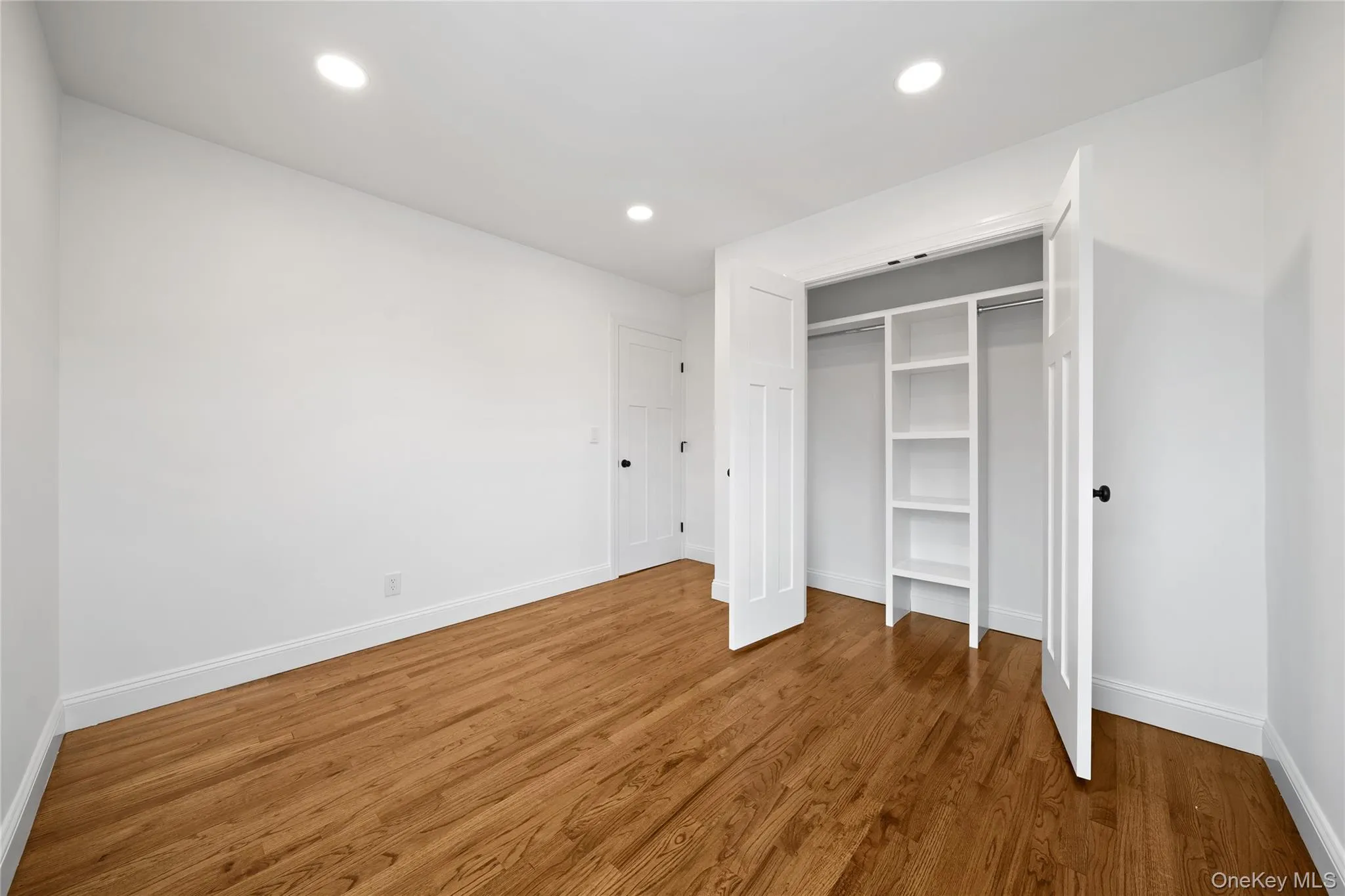 3914 Waverly Avenue, Hempstead, NY, 2 Bedrooms Bedrooms, 4 Rooms Rooms,1 BathroomBathrooms,Residential Lease,For Rent,Waverly,0,1006995 3914 Waverly Avenue, Hempstead, NY, 2 Bedrooms Bedrooms, 4 Rooms Rooms,1 BathroomBathrooms,Residential Lease,For Rent,Waverly,0,1006995
