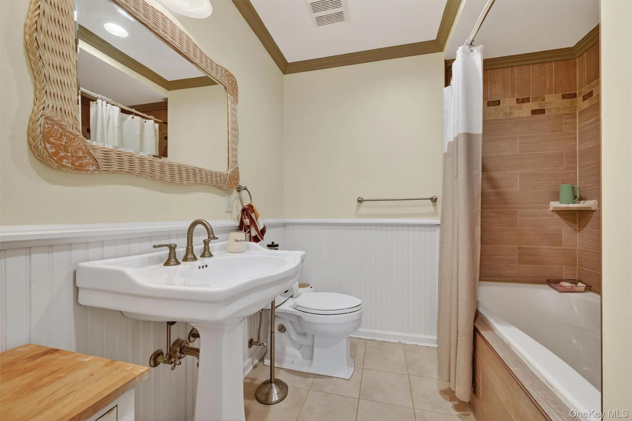 There is even molding in the primary bath! Enjoy a bath in the jetted tub. There is even molding in the primary bath! Enjoy a bath in the jetted tub.