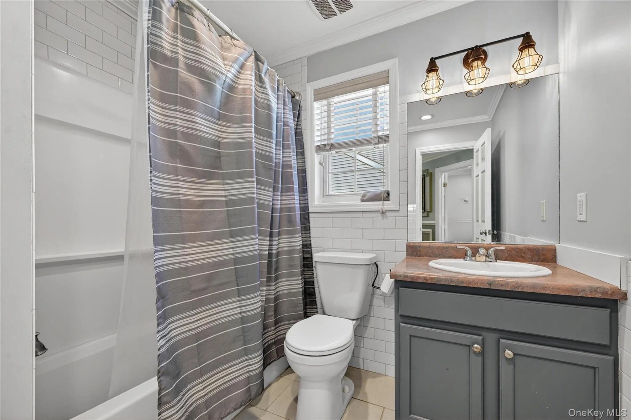 The guest bath is the perfect size. The guest bath is the perfect size.