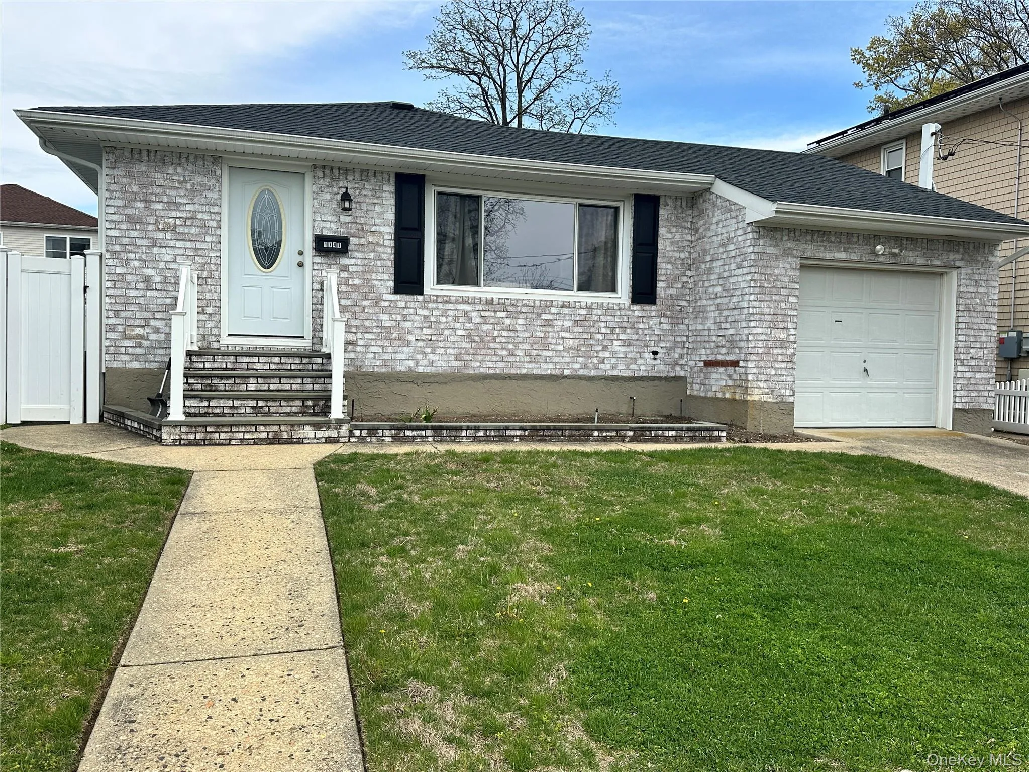 1741 Warren Place, Hempstead, NY, 3 Bedrooms Bedrooms, 6 Rooms Rooms,2 BathroomsBathrooms,Residential Lease,For Rent,Warren,0,1007007 1741 Warren Place, Hempstead, NY, 3 Bedrooms Bedrooms, 6 Rooms Rooms,2 BathroomsBathrooms,Residential Lease,For Rent,Warren,0,1007007