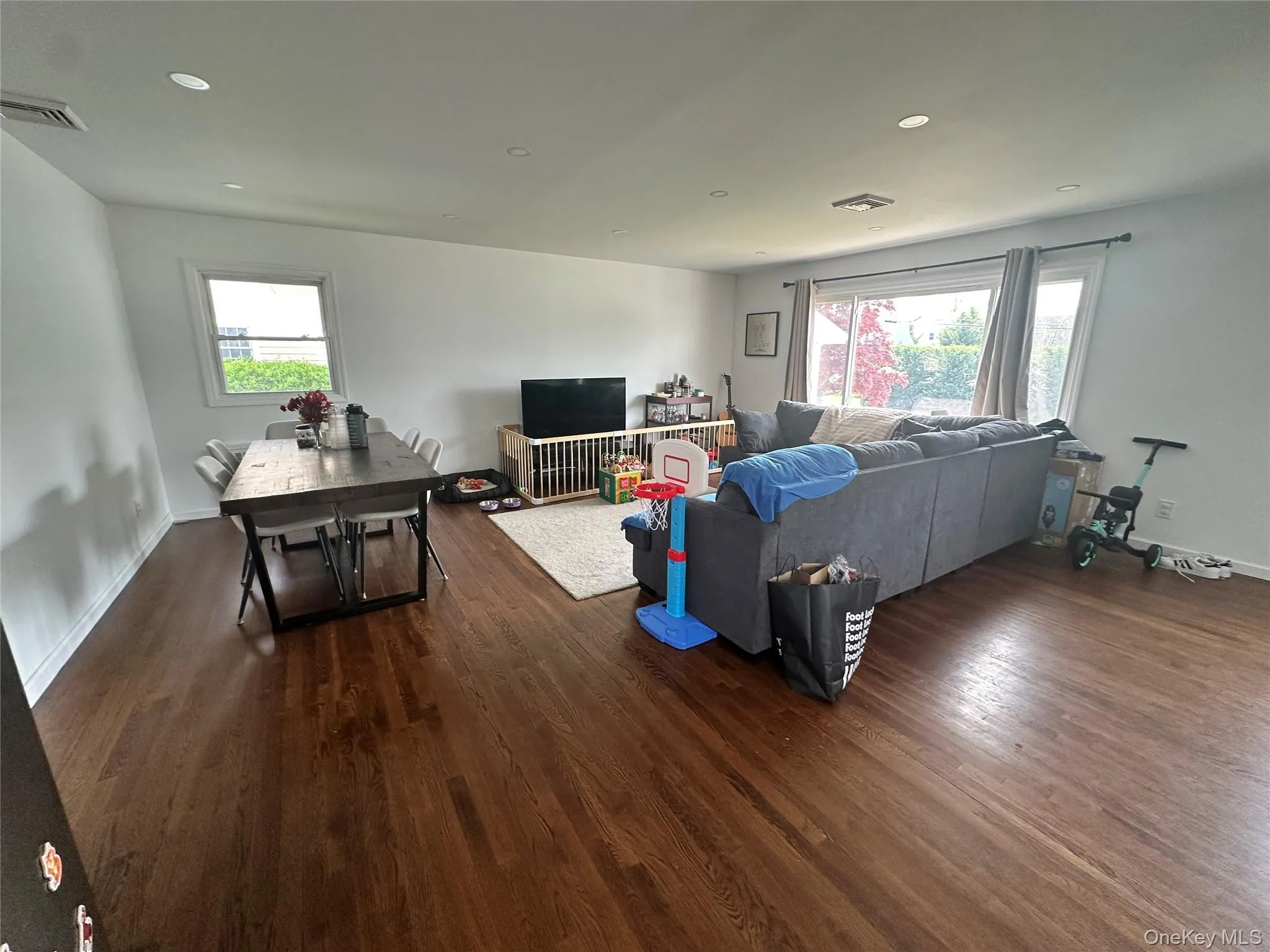1741 Warren Place, Hempstead, NY, 3 Bedrooms Bedrooms, 6 Rooms Rooms,2 BathroomsBathrooms,Residential Lease,For Rent,Warren,0,1007007 1741 Warren Place, Hempstead, NY, 3 Bedrooms Bedrooms, 6 Rooms Rooms,2 BathroomsBathrooms,Residential Lease,For Rent,Warren,0,1007007