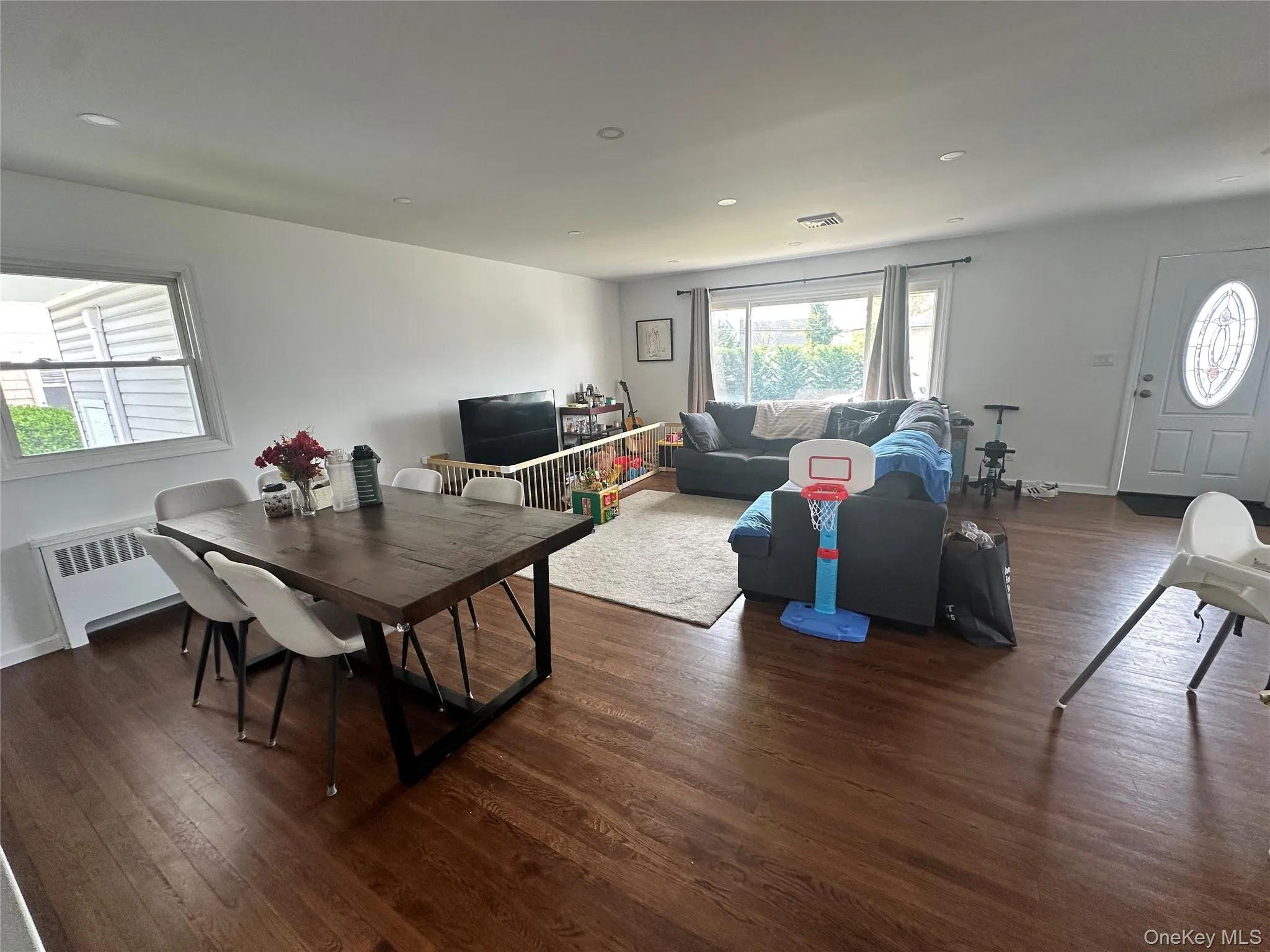 1741 Warren Place, Hempstead, NY, 3 Bedrooms Bedrooms, 6 Rooms Rooms,2 BathroomsBathrooms,Residential Lease,For Rent,Warren,0,1007007 1741 Warren Place, Hempstead, NY, 3 Bedrooms Bedrooms, 6 Rooms Rooms,2 BathroomsBathrooms,Residential Lease,For Rent,Warren,0,1007007