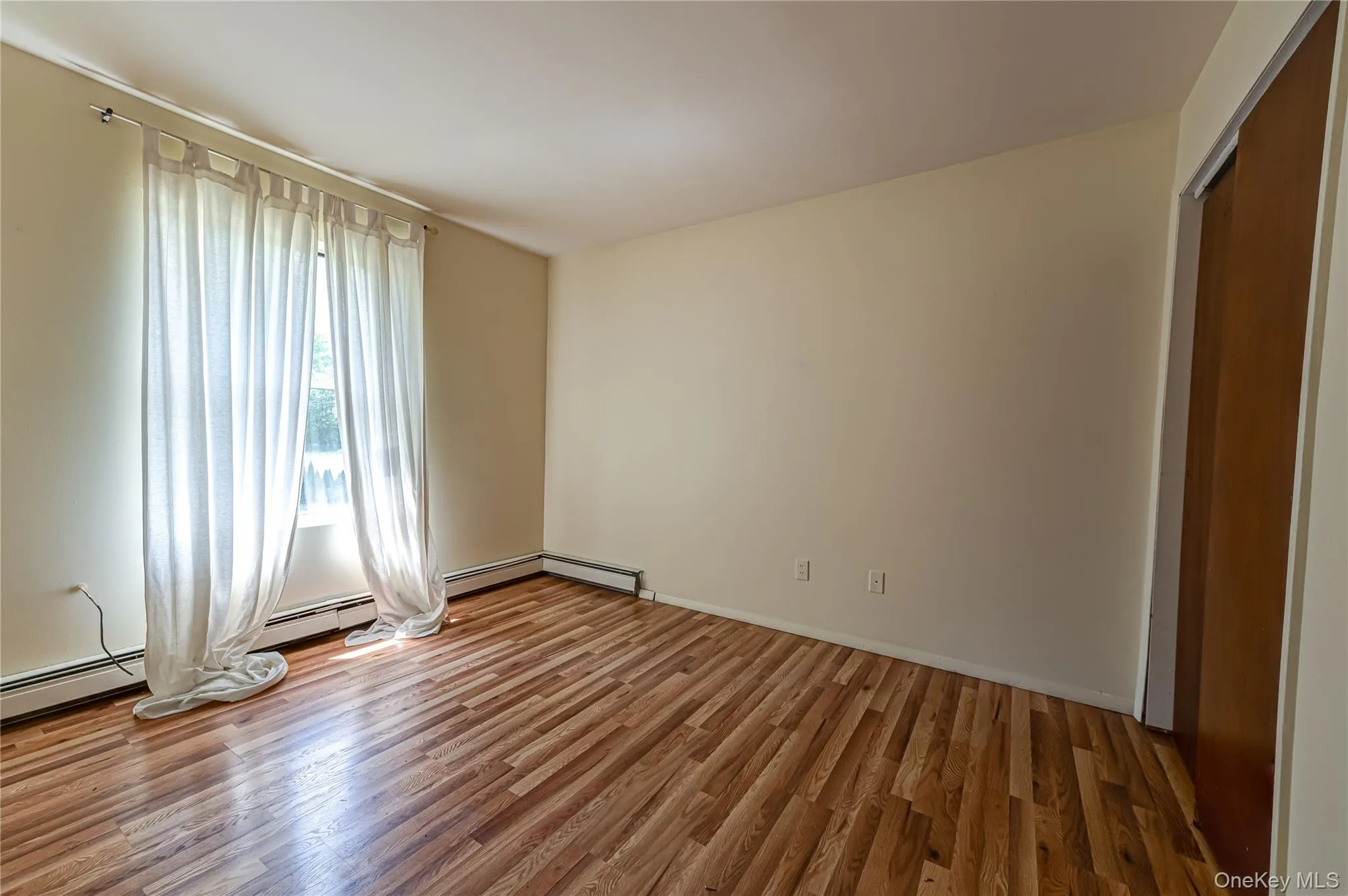 34 Roberts Street, Brookhaven, NY, 2 Bedrooms Bedrooms, 4 Rooms Rooms,1 BathroomBathrooms,Residential,For Rent,Roberts,0,1007014 34 Roberts Street, Brookhaven, NY, 2 Bedrooms Bedrooms, 4 Rooms Rooms,1 BathroomBathrooms,Residential,For Rent,Roberts,0,1007014