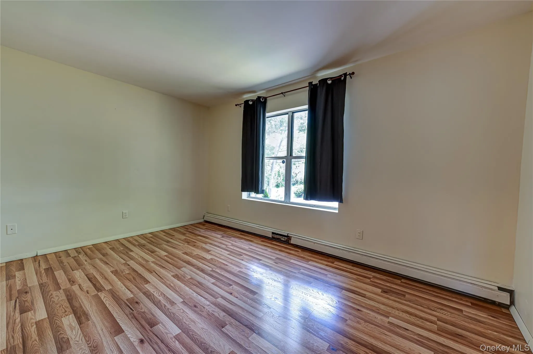 34 Roberts Street, Brookhaven, NY, 2 Bedrooms Bedrooms, 4 Rooms Rooms,1 BathroomBathrooms,Residential,For Rent,Roberts,0,1007014 34 Roberts Street, Brookhaven, NY, 2 Bedrooms Bedrooms, 4 Rooms Rooms,1 BathroomBathrooms,Residential,For Rent,Roberts,0,1007014