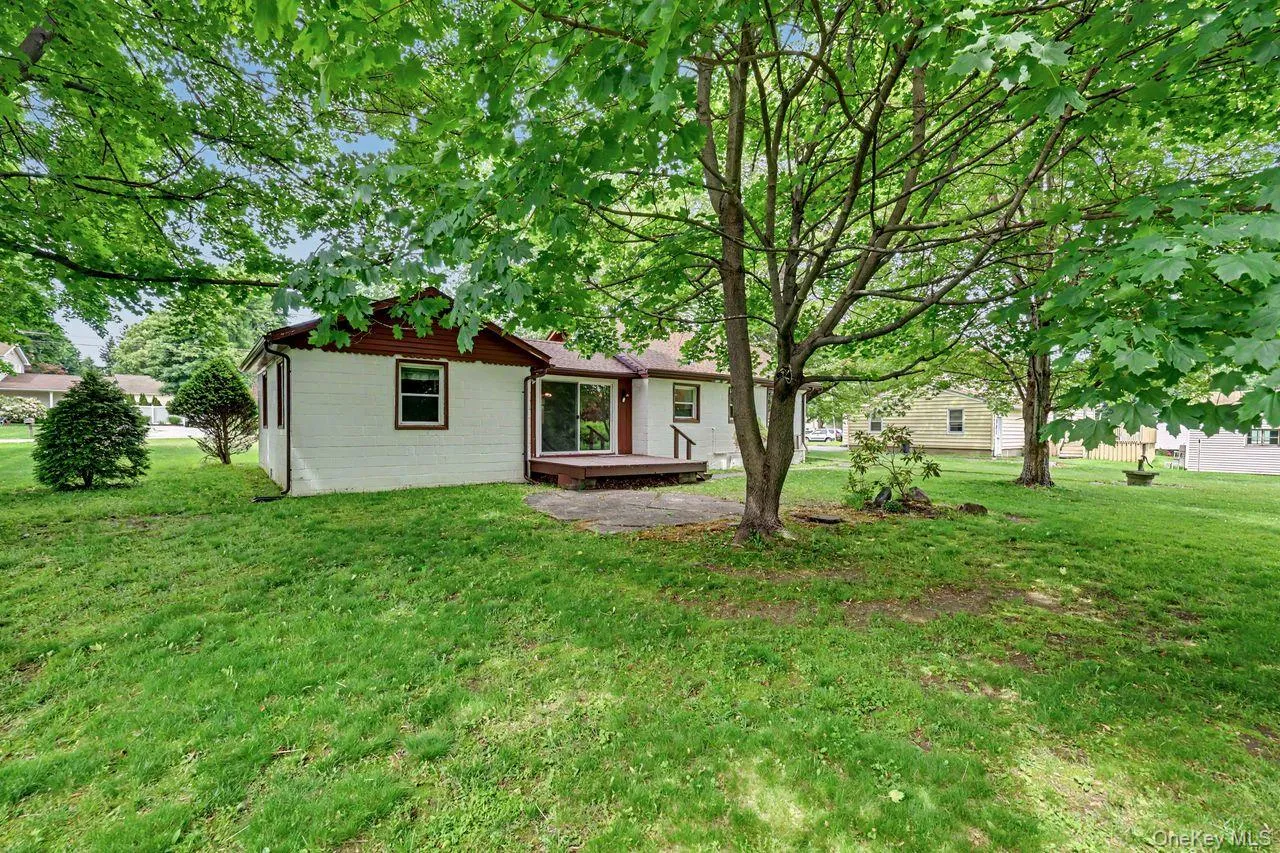 59 Oakwood Drive, Southeast, NY, 3 Bedrooms Bedrooms, 6 Rooms Rooms,1 BathroomBathrooms,Residential,For Rent,Oakwood,0,1007017 59 Oakwood Drive, Southeast, NY, 3 Bedrooms Bedrooms, 6 Rooms Rooms,1 BathroomBathrooms,Residential,For Rent,Oakwood,0,1007017
