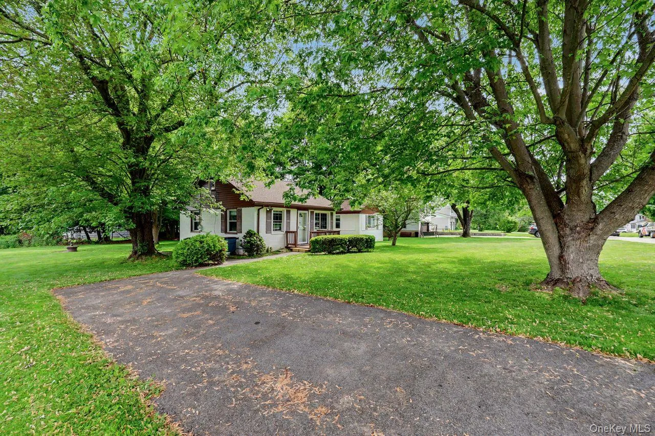 59 Oakwood Drive, Southeast, NY, 3 Bedrooms Bedrooms, 6 Rooms Rooms,1 BathroomBathrooms,Residential,For Rent,Oakwood,0,1007017 59 Oakwood Drive, Southeast, NY, 3 Bedrooms Bedrooms, 6 Rooms Rooms,1 BathroomBathrooms,Residential,For Rent,Oakwood,0,1007017
